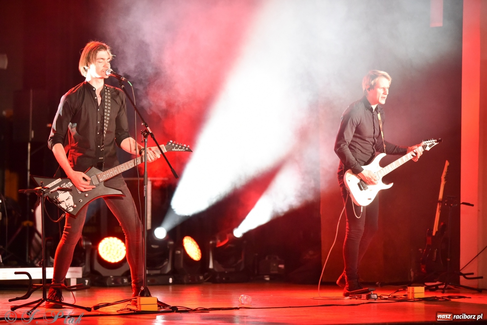 Zdjęcie w galerii na portalu naszraciborz.pl: Metallica symfonicznie. Pełna sala w RCK! wiadomości z regionu