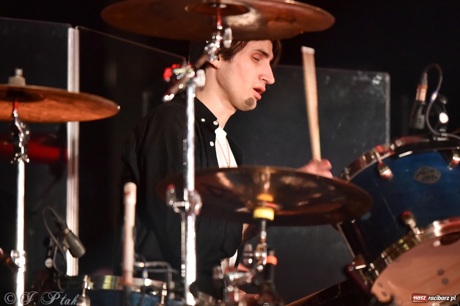 Zdjęcie w galerii na portalu naszraciborz.pl: Metallica symfonicznie. Pełna sala w RCK! wiadomości z regionu