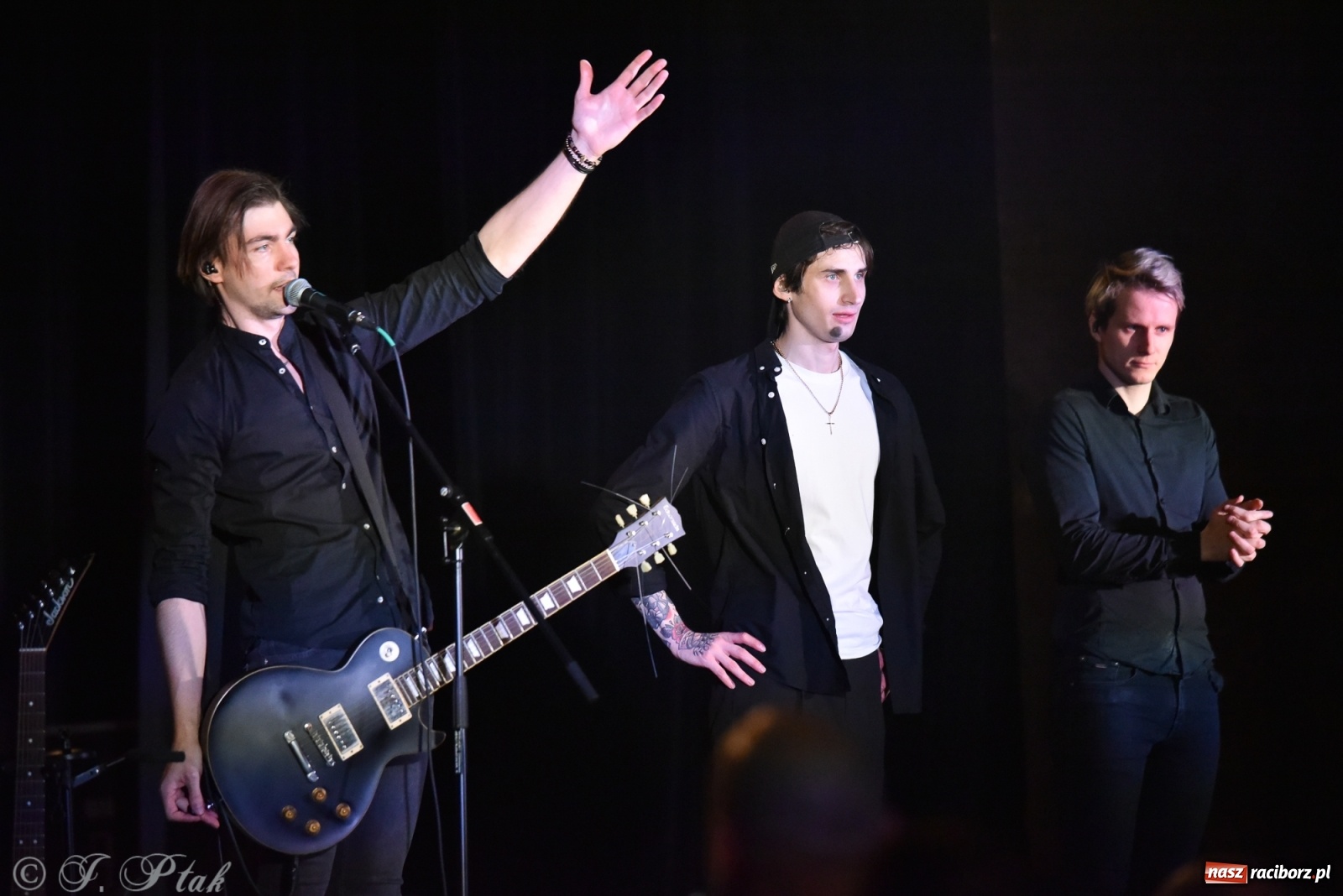 Zdjęcie w galerii na portalu naszraciborz.pl: Metallica symfonicznie. Pełna sala w RCK! wiadomości z regionu