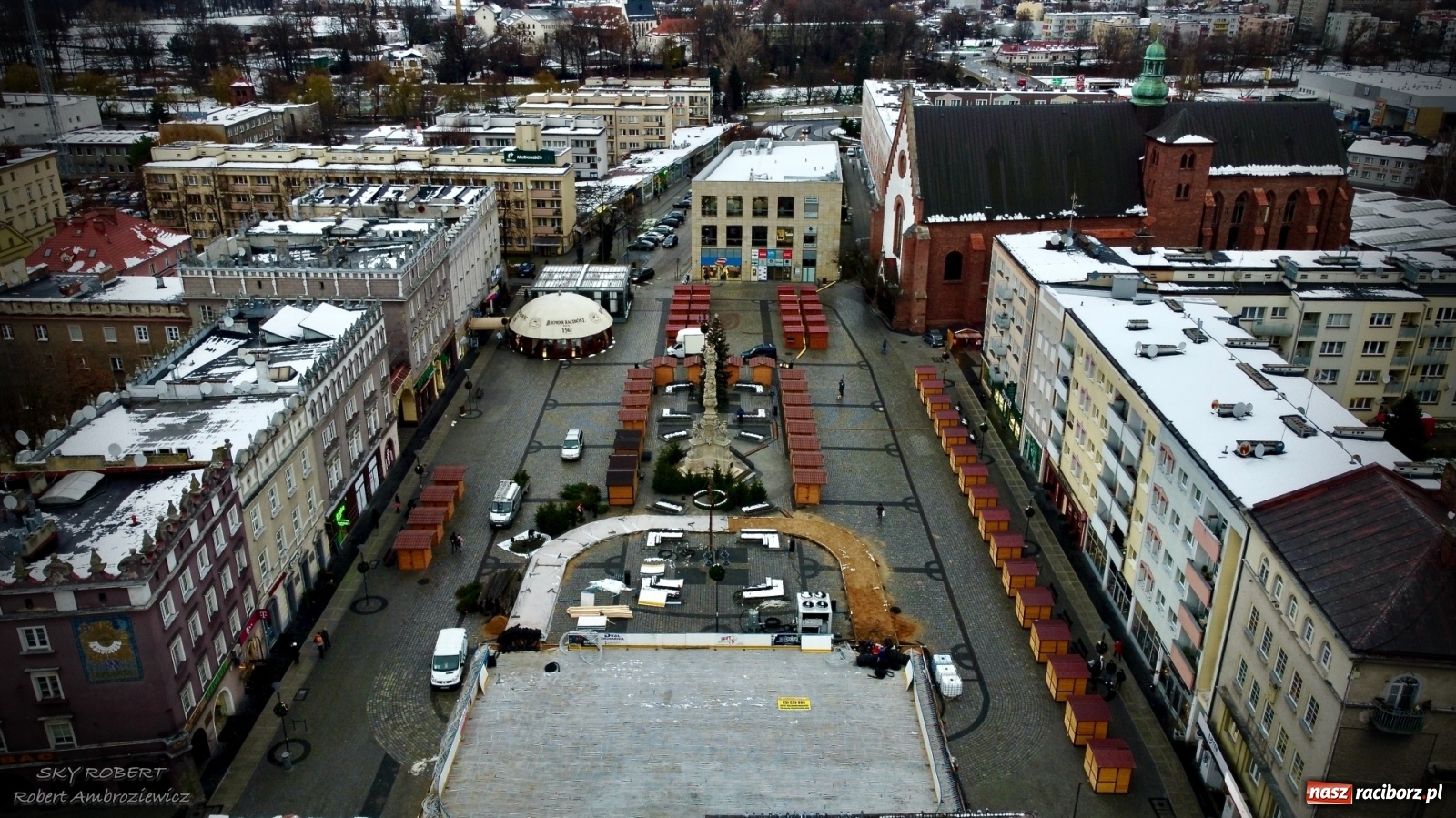 Zdjęcie w galerii na portalu naszraciborz.pl: Racibórz gotowy na jarmark. Tak wygląda z lotu ptaka [FOTO] wiadomości z regionu