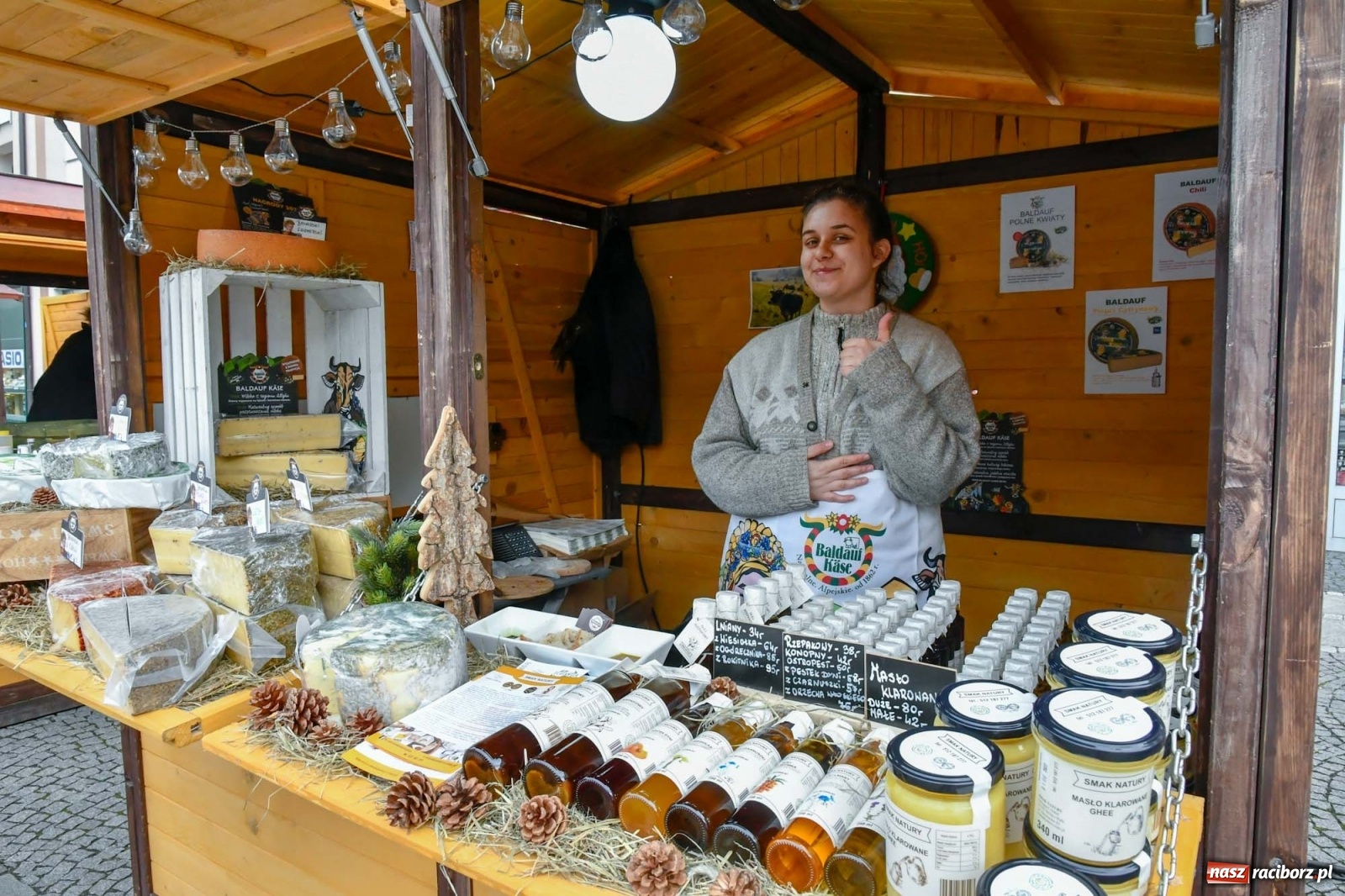 Zdjęcie w galerii na portalu naszraciborz.pl: Na słodko i śląską nutę. Ruszył raciborski jarmark [FOTO i WIDEO] wiadomości z regionu