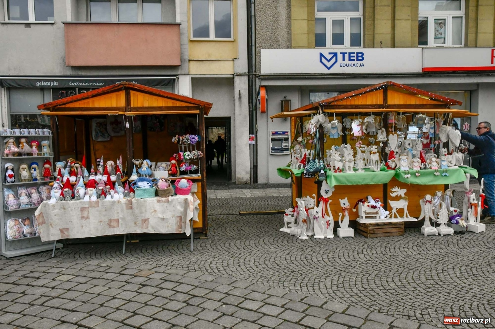 Zdjęcie w galerii na portalu naszraciborz.pl: Na słodko i śląską nutę. Ruszył raciborski jarmark [FOTO i WIDEO] wiadomości z regionu