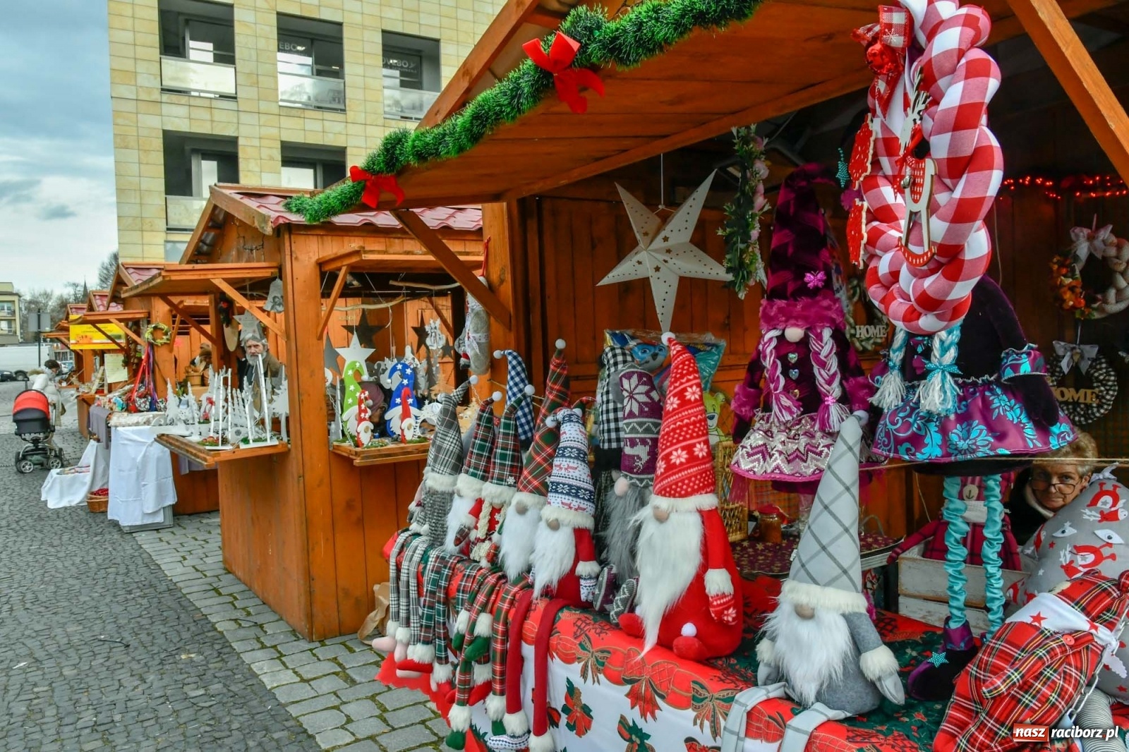 Zdjęcie w galerii na portalu naszraciborz.pl: Na słodko i śląską nutę. Ruszył raciborski jarmark [FOTO i WIDEO] wiadomości z regionu