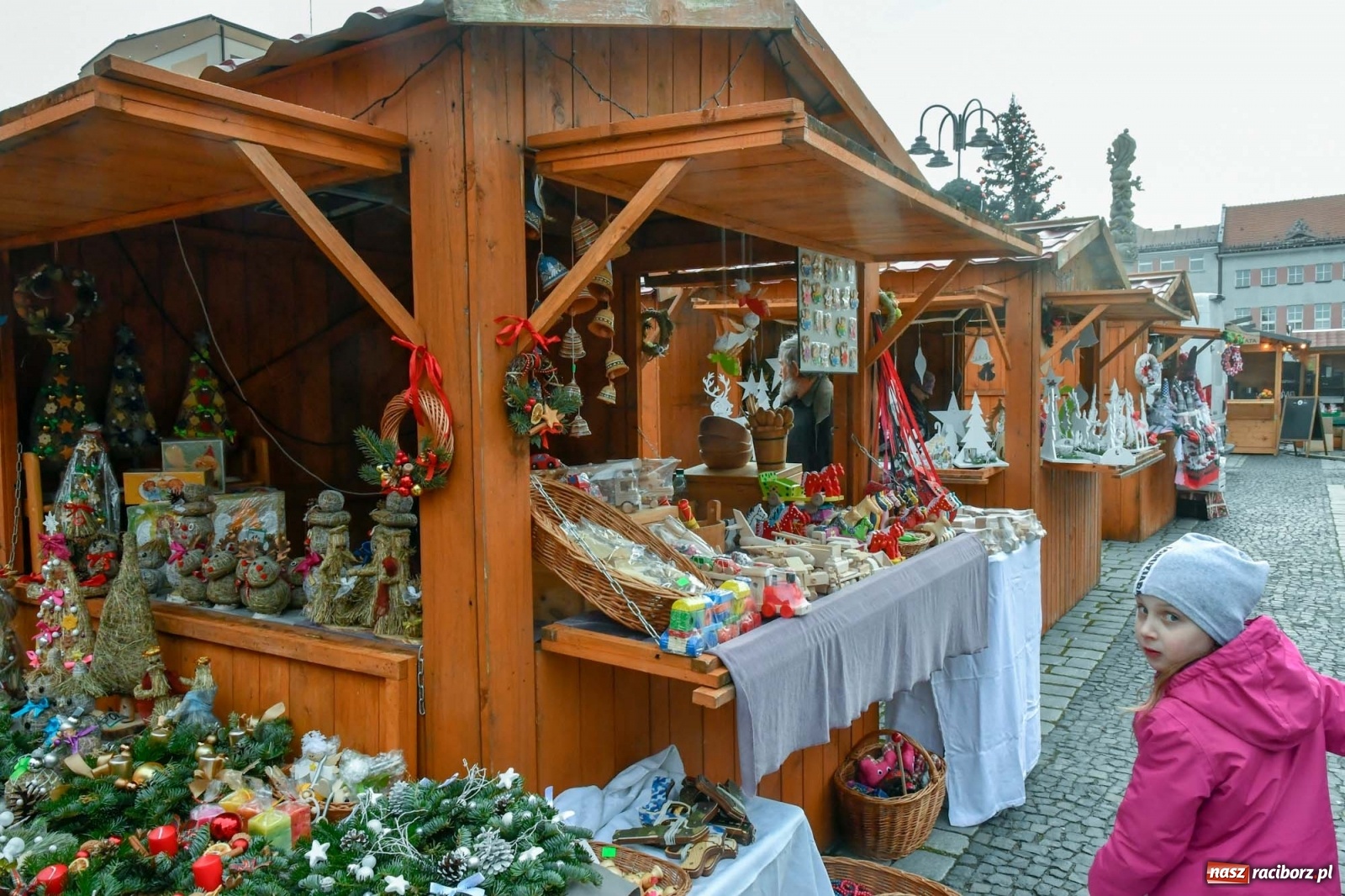 Zdjęcie w galerii na portalu naszraciborz.pl: Na słodko i śląską nutę. Ruszył raciborski jarmark [FOTO i WIDEO] wiadomości z regionu