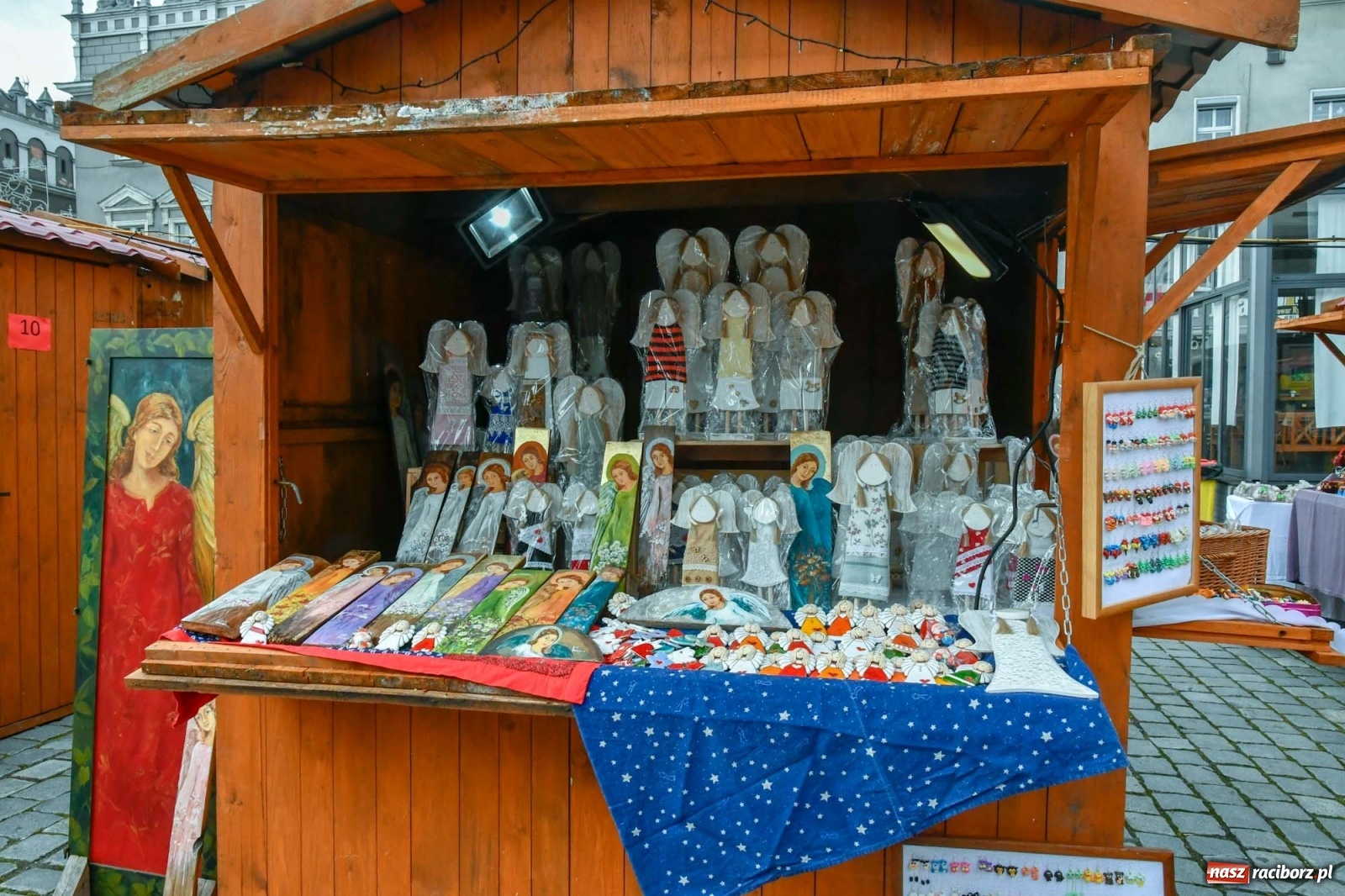 Zdjęcie w galerii na portalu naszraciborz.pl: Na słodko i śląską nutę. Ruszył raciborski jarmark [FOTO i WIDEO] wiadomości z regionu