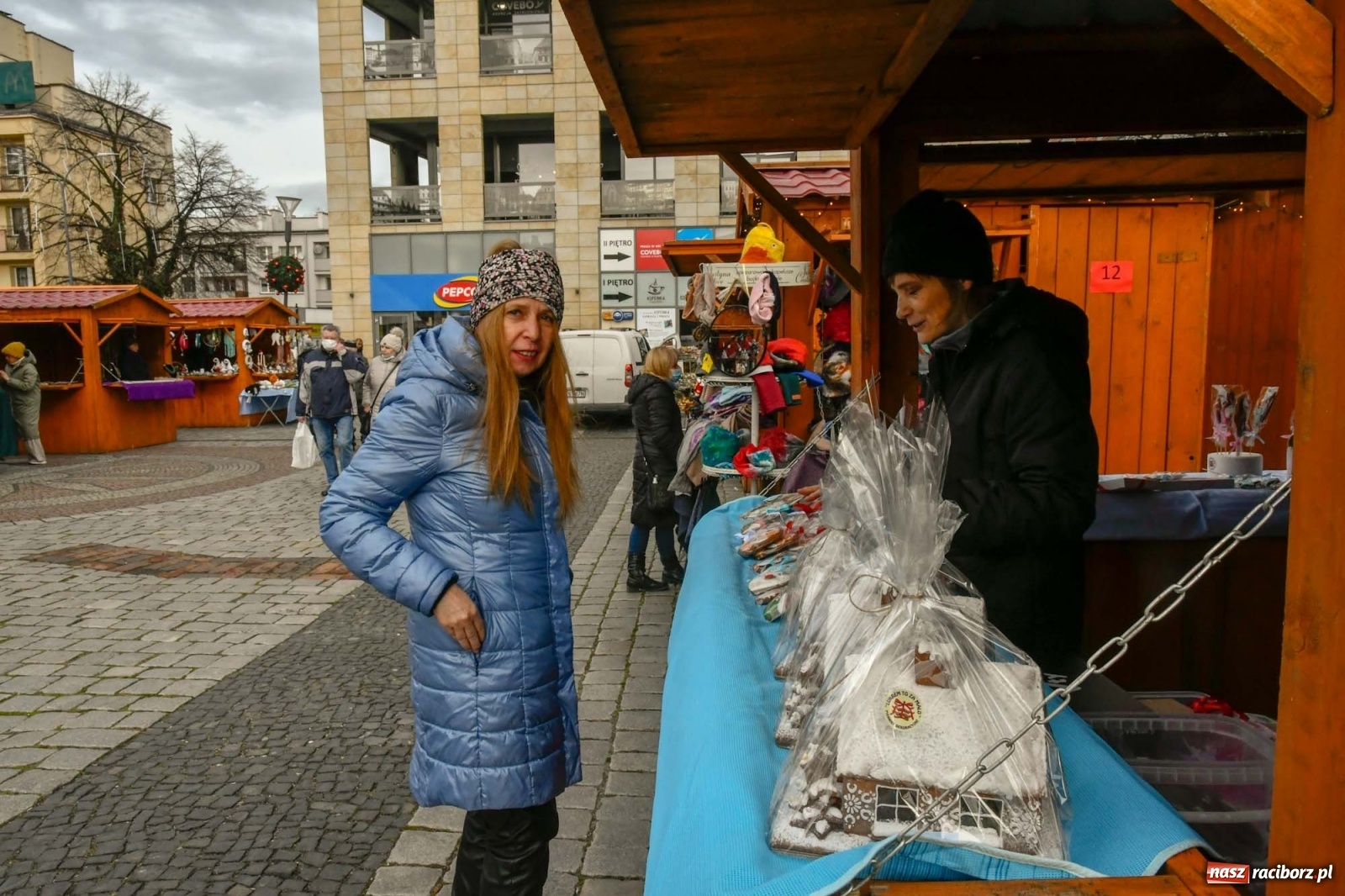 Zdjęcie w galerii na portalu naszraciborz.pl: Na słodko i śląską nutę. Ruszył raciborski jarmark [FOTO i WIDEO] wiadomości z regionu