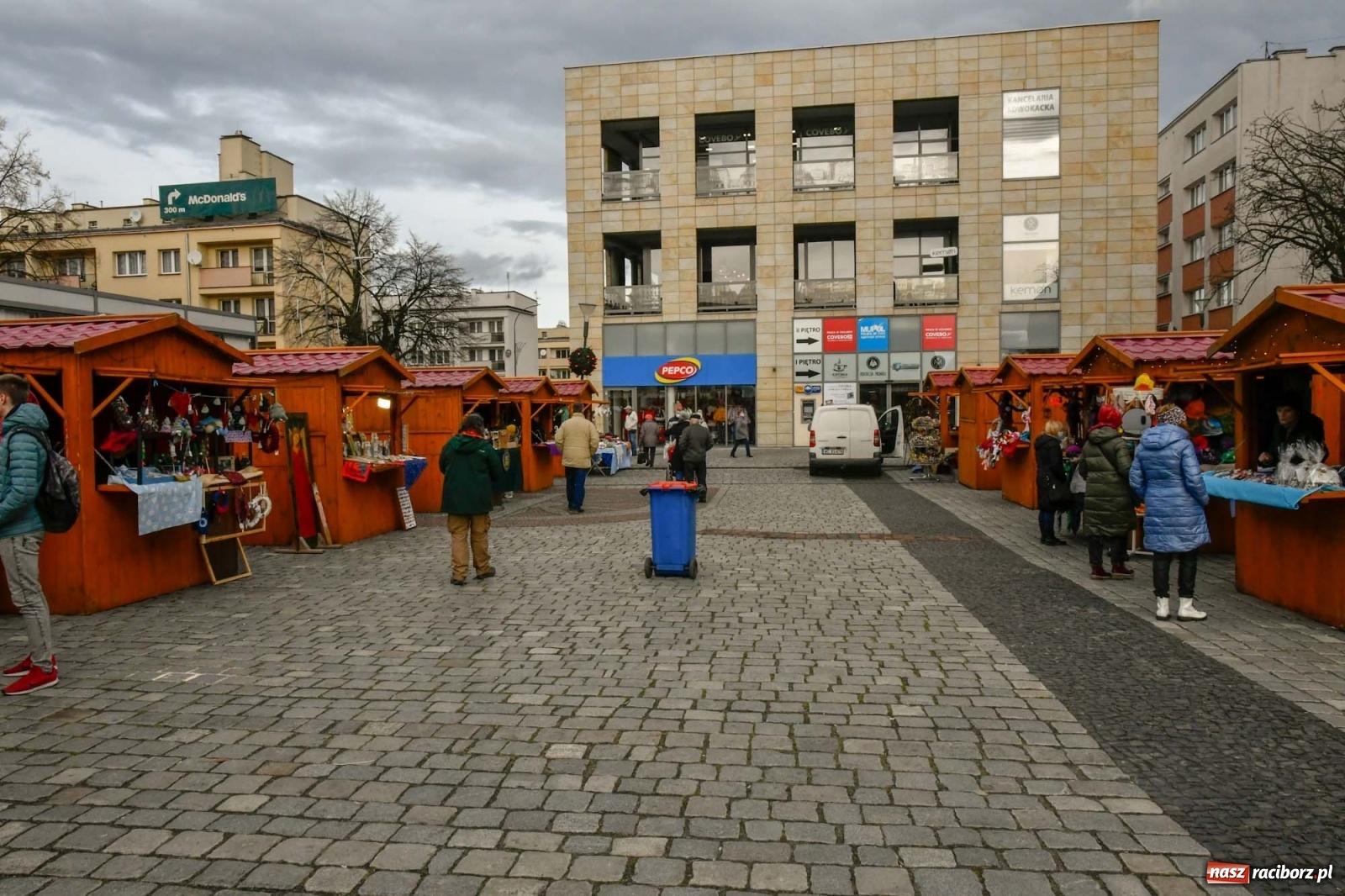 Zdjęcie w galerii na portalu naszraciborz.pl: Na słodko i śląską nutę. Ruszył raciborski jarmark [FOTO i WIDEO] wiadomości z regionu