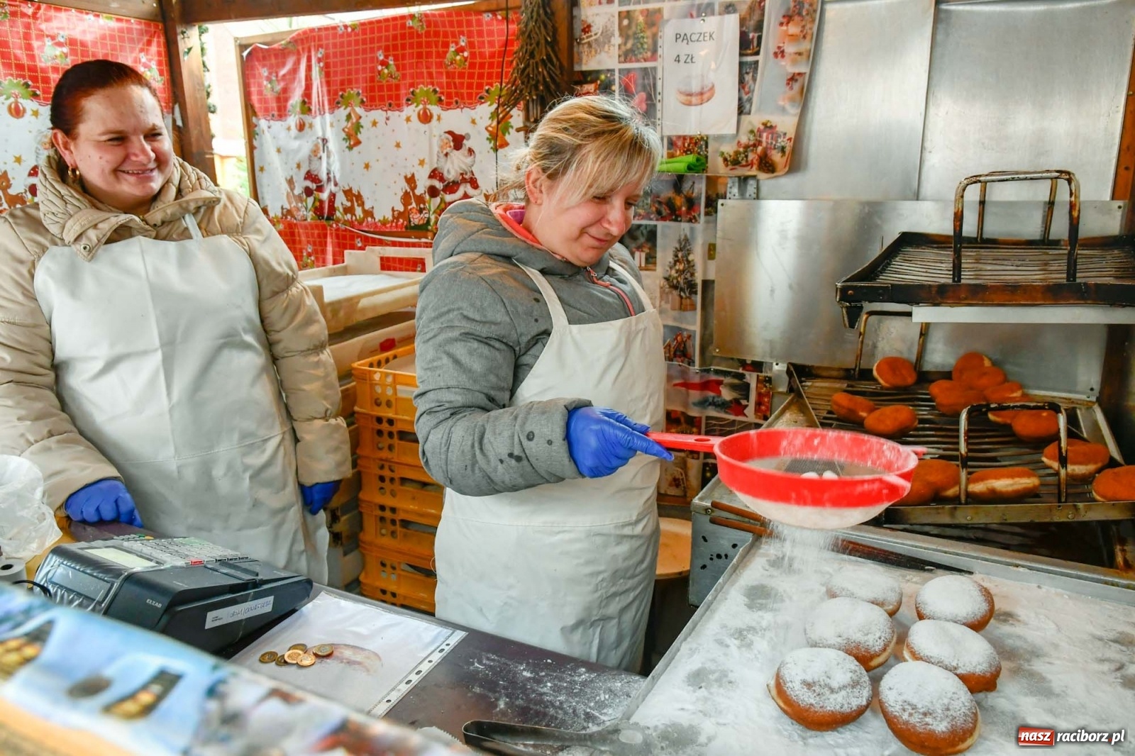 Zdjęcie w galerii na portalu naszraciborz.pl: Na słodko i śląską nutę. Ruszył raciborski jarmark [FOTO i WIDEO] wiadomości z regionu