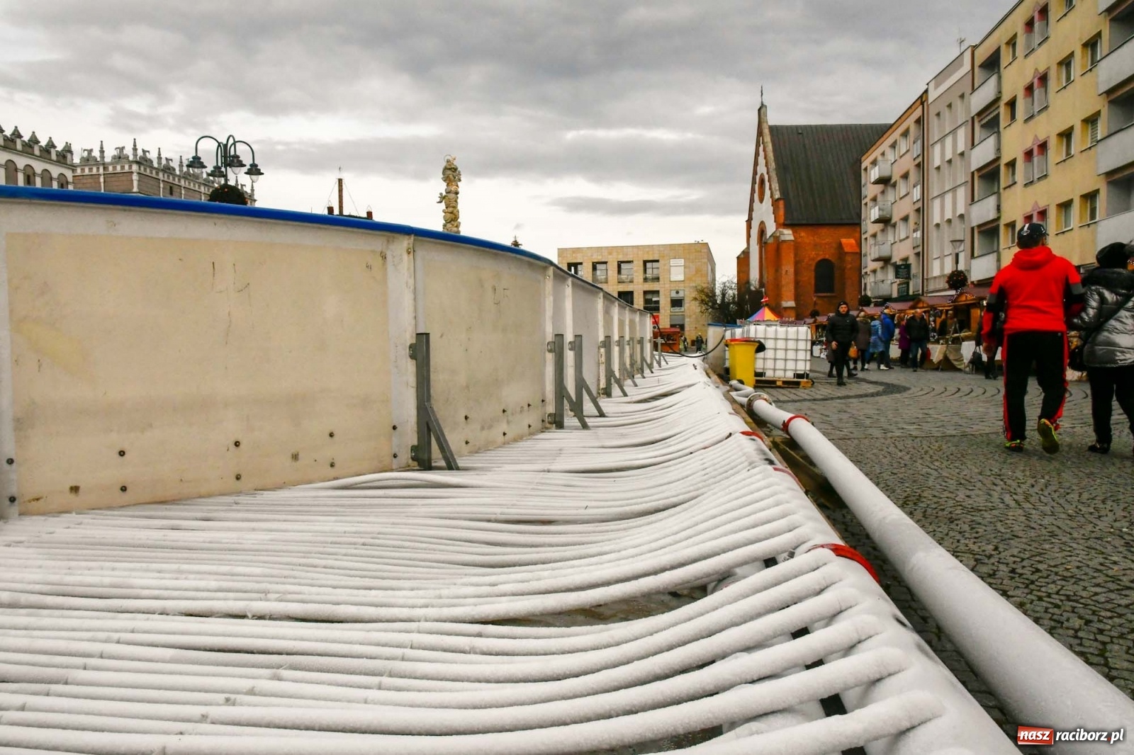 Zdjęcie w galerii na portalu naszraciborz.pl: Na słodko i śląską nutę. Ruszył raciborski jarmark [FOTO i WIDEO] wiadomości z regionu