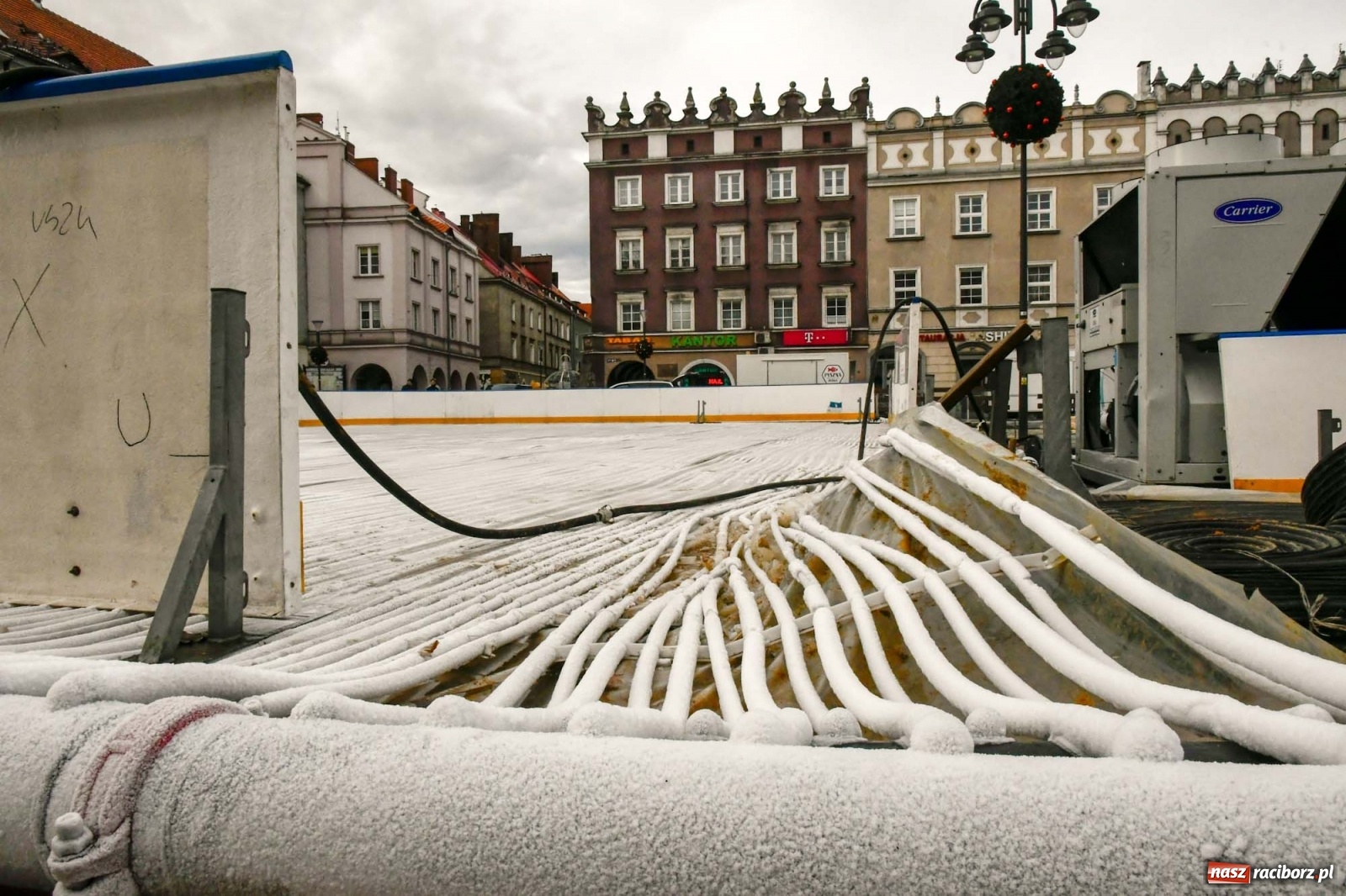 Zdjęcie w galerii na portalu naszraciborz.pl: Na słodko i śląską nutę. Ruszył raciborski jarmark [FOTO i WIDEO] wiadomości z regionu