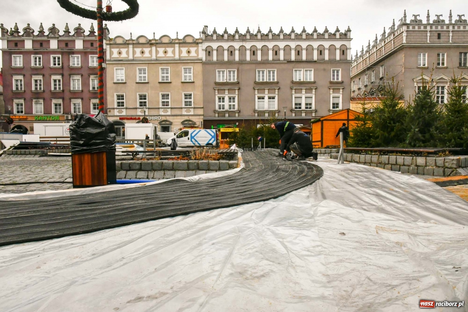 Zdjęcie w galerii na portalu naszraciborz.pl: Na słodko i śląską nutę. Ruszył raciborski jarmark [FOTO i WIDEO] wiadomości z regionu