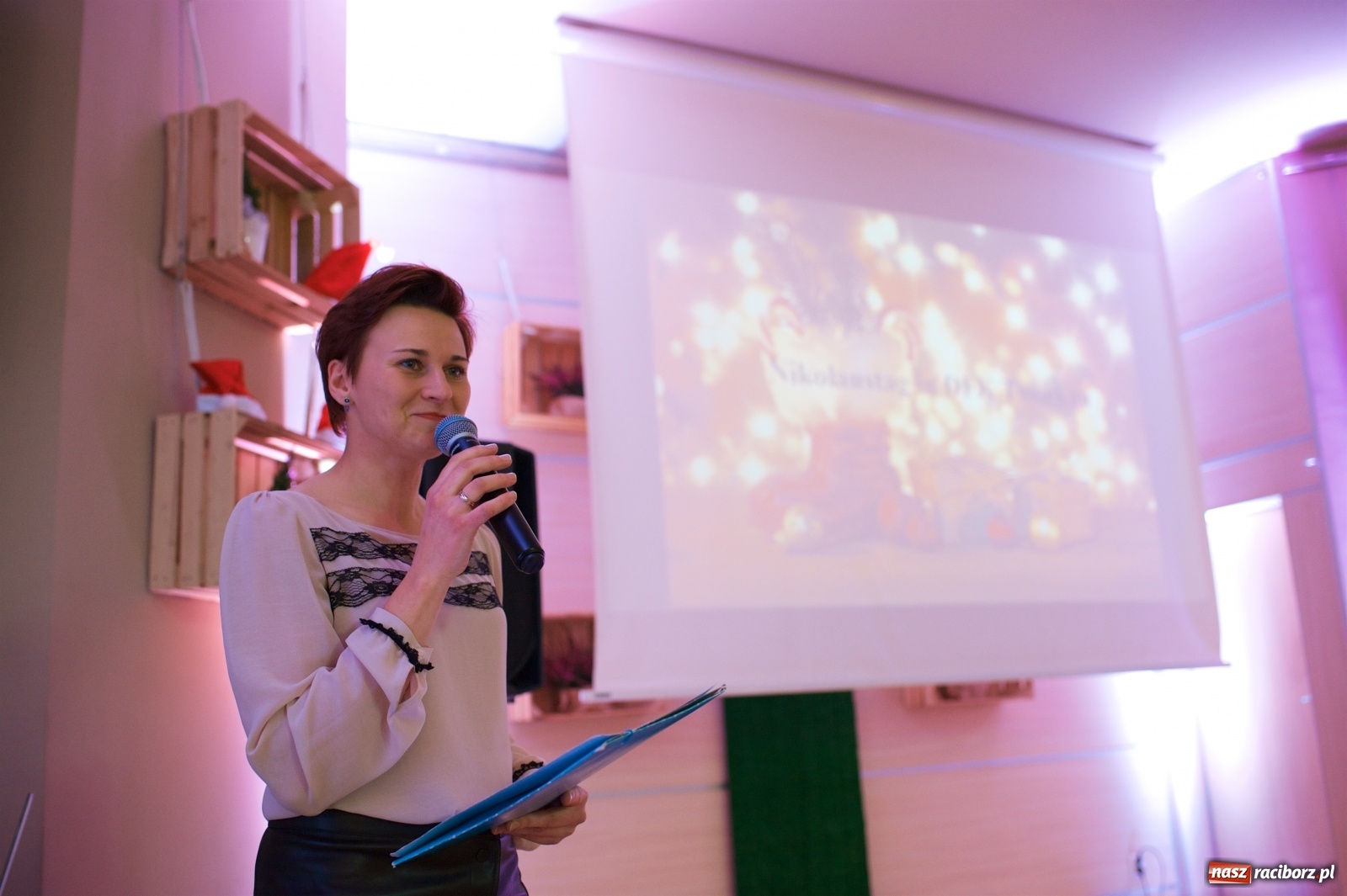 Zdjęcie w galerii na portalu naszraciborz.pl: Mikołajkowe spotkanie w DFK Tworków wiadomości z regionu