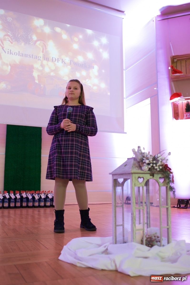 Zdjęcie w galerii na portalu naszraciborz.pl: Mikołajkowe spotkanie w DFK Tworków wiadomości z regionu