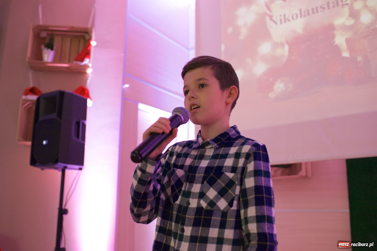 Zdjęcie w galerii na portalu naszraciborz.pl: Mikołajkowe spotkanie w DFK Tworków wiadomości z regionu