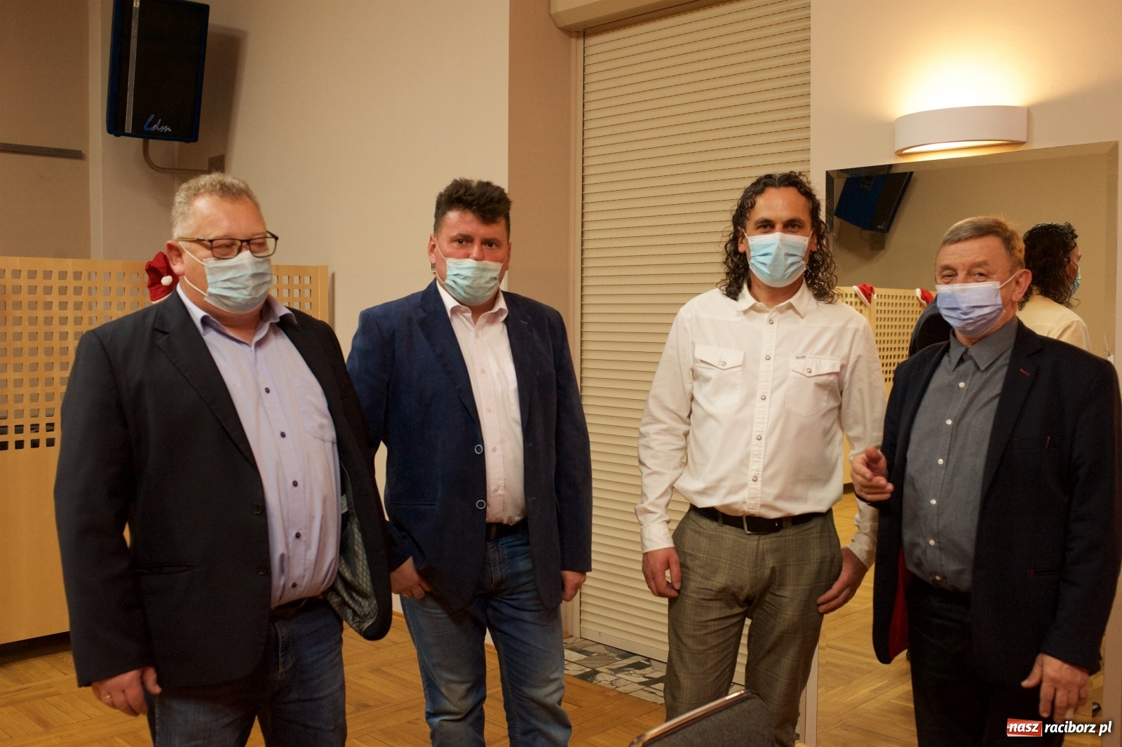 Zdjęcie w galerii na portalu naszraciborz.pl: Mikołajkowe spotkanie w DFK Tworków wiadomości z regionu