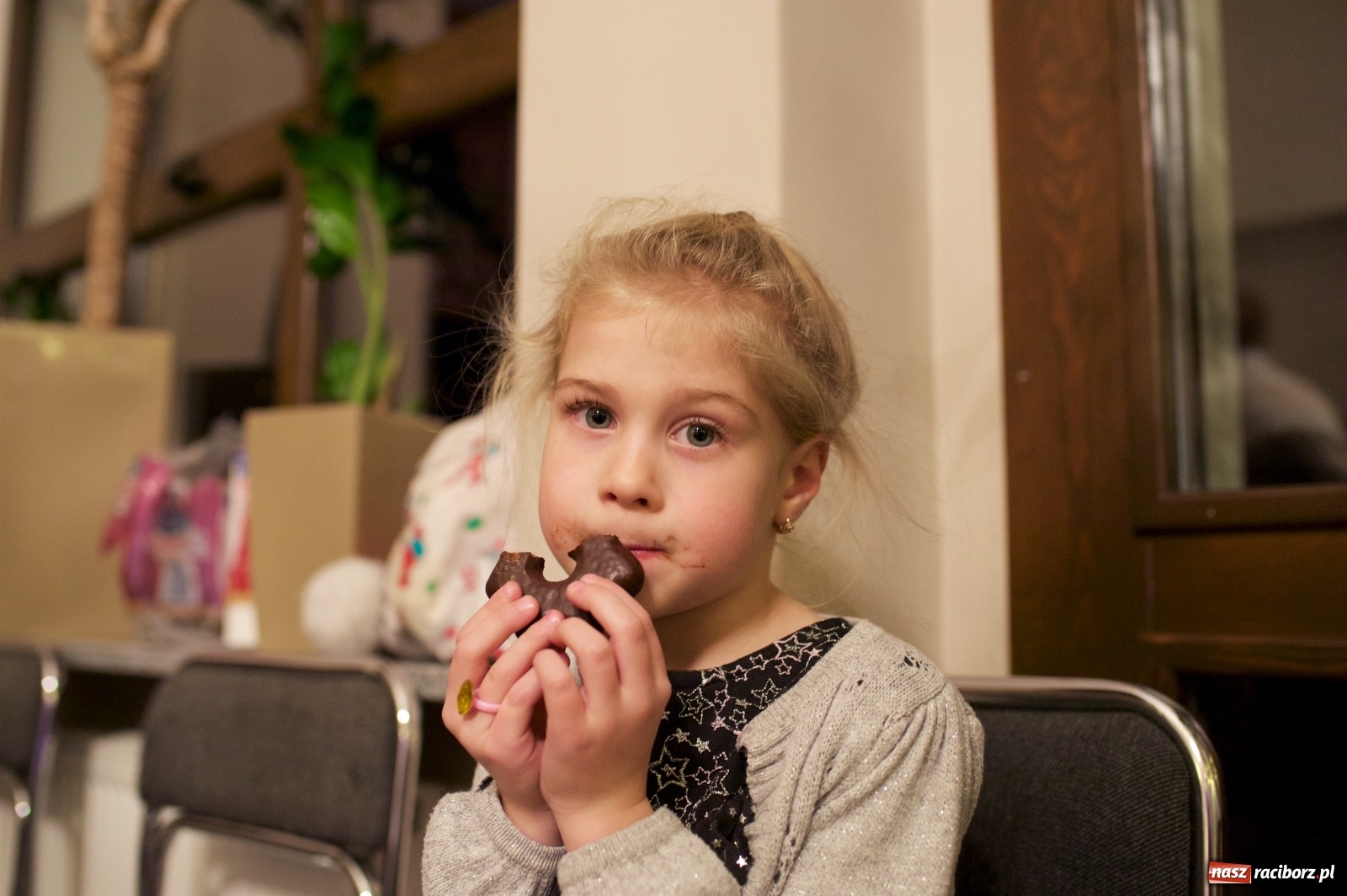 Zdjęcie w galerii na portalu naszraciborz.pl: Mikołajkowe spotkanie w DFK Tworków wiadomości z regionu