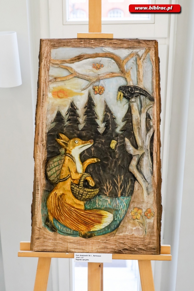 Zdjęcie w galerii na portalu naszraciborz.pl: W raciborskiej bibliotece rozdano nagrody w ogólnopolskim konkursie plastycznym wiadomości z regionu