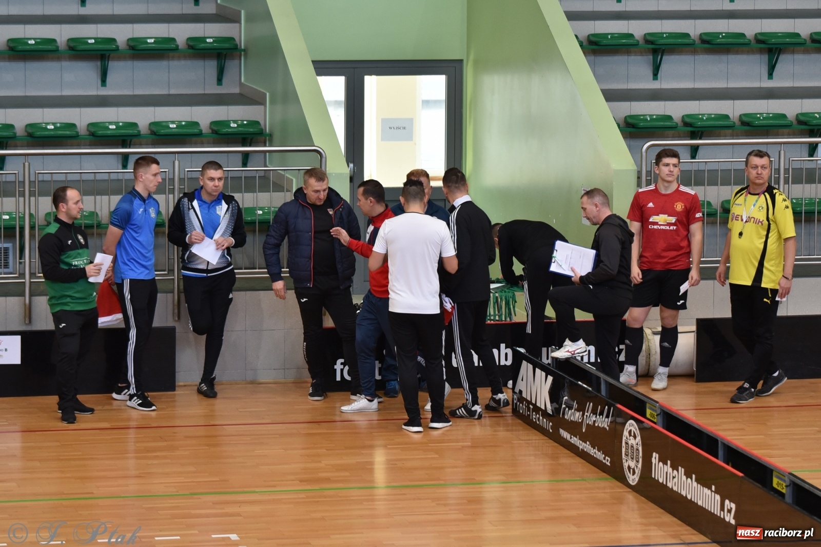 Zdjęcie w galerii na portalu naszraciborz.pl: Mikołajkowy turniej piłkarski w Arenie Rafako [FOTO i WIDEO] wiadomości z regionu