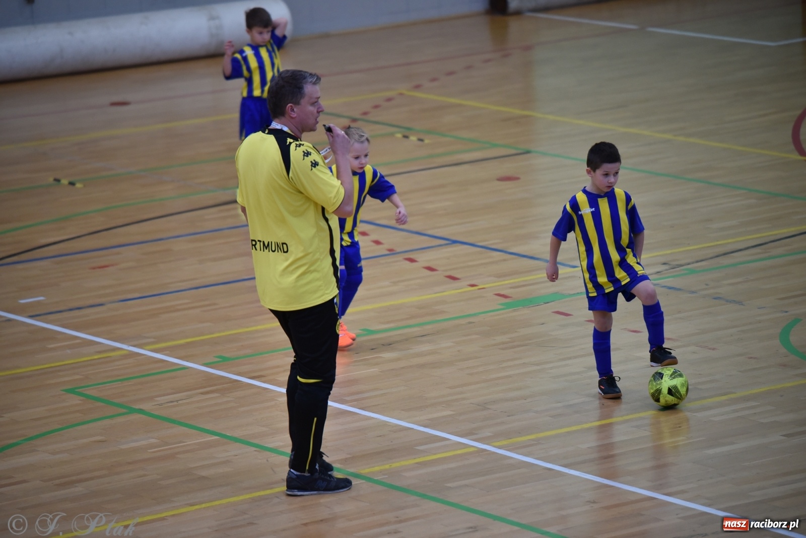 Zdjęcie w galerii na portalu naszraciborz.pl: Mikołajkowy turniej piłkarski w Arenie Rafako [FOTO i WIDEO] wiadomości z regionu