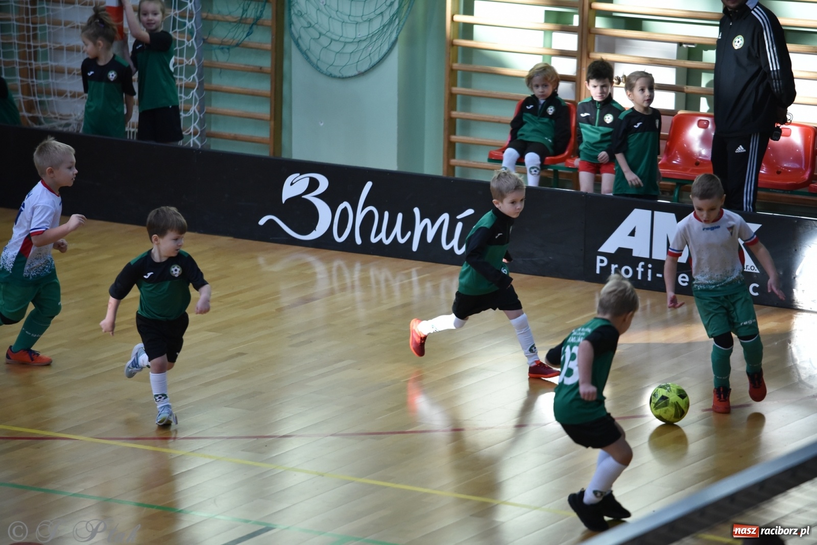 Zdjęcie w galerii na portalu naszraciborz.pl: Mikołajkowy turniej piłkarski w Arenie Rafako [FOTO i WIDEO] wiadomości z regionu