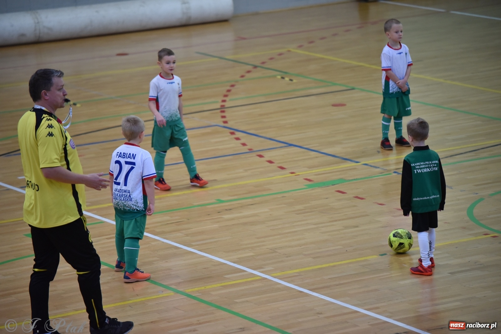 Zdjęcie w galerii na portalu naszraciborz.pl: Mikołajkowy turniej piłkarski w Arenie Rafako [FOTO i WIDEO] wiadomości z regionu