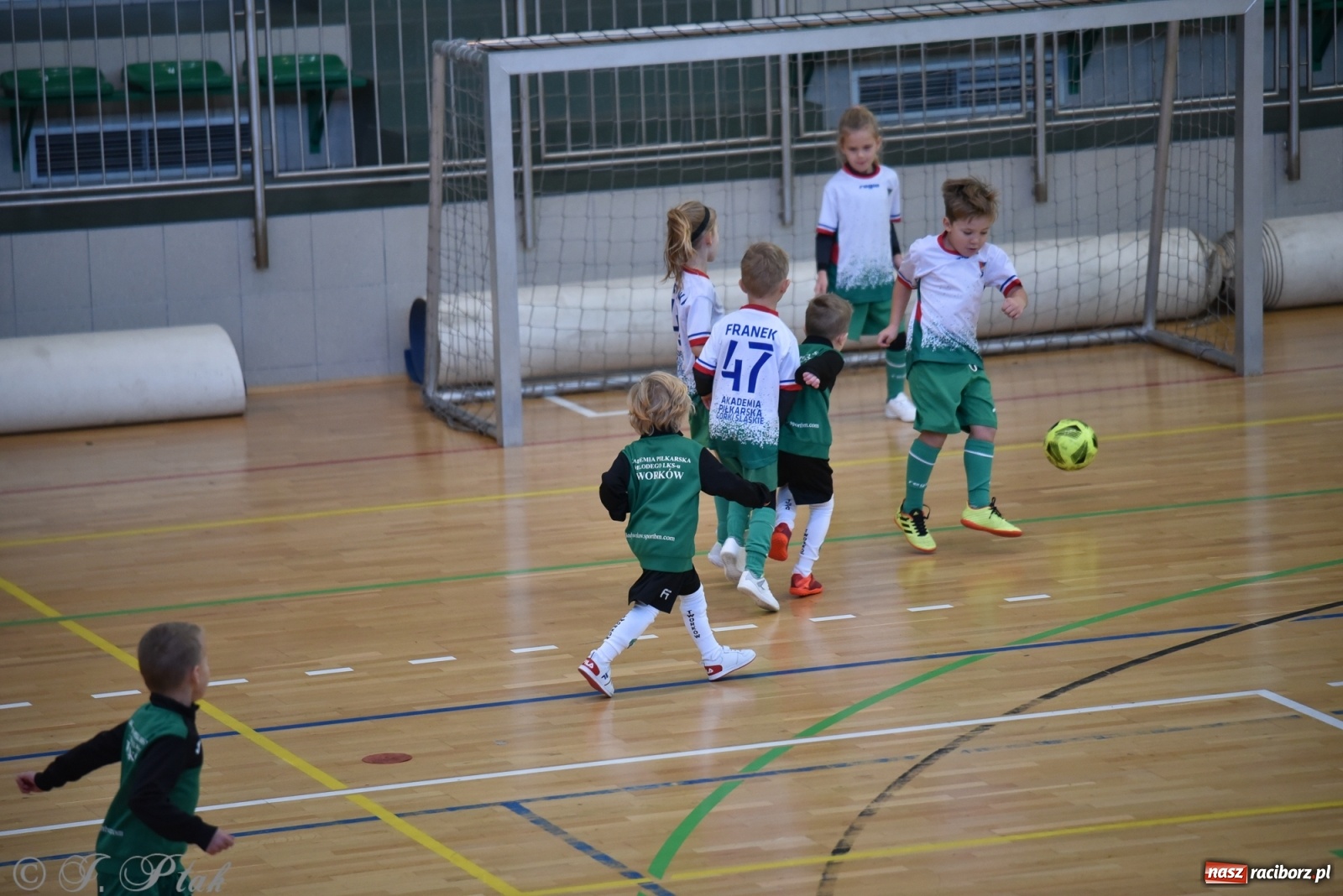 Zdjęcie w galerii na portalu naszraciborz.pl: Mikołajkowy turniej piłkarski w Arenie Rafako [FOTO i WIDEO] wiadomości z regionu