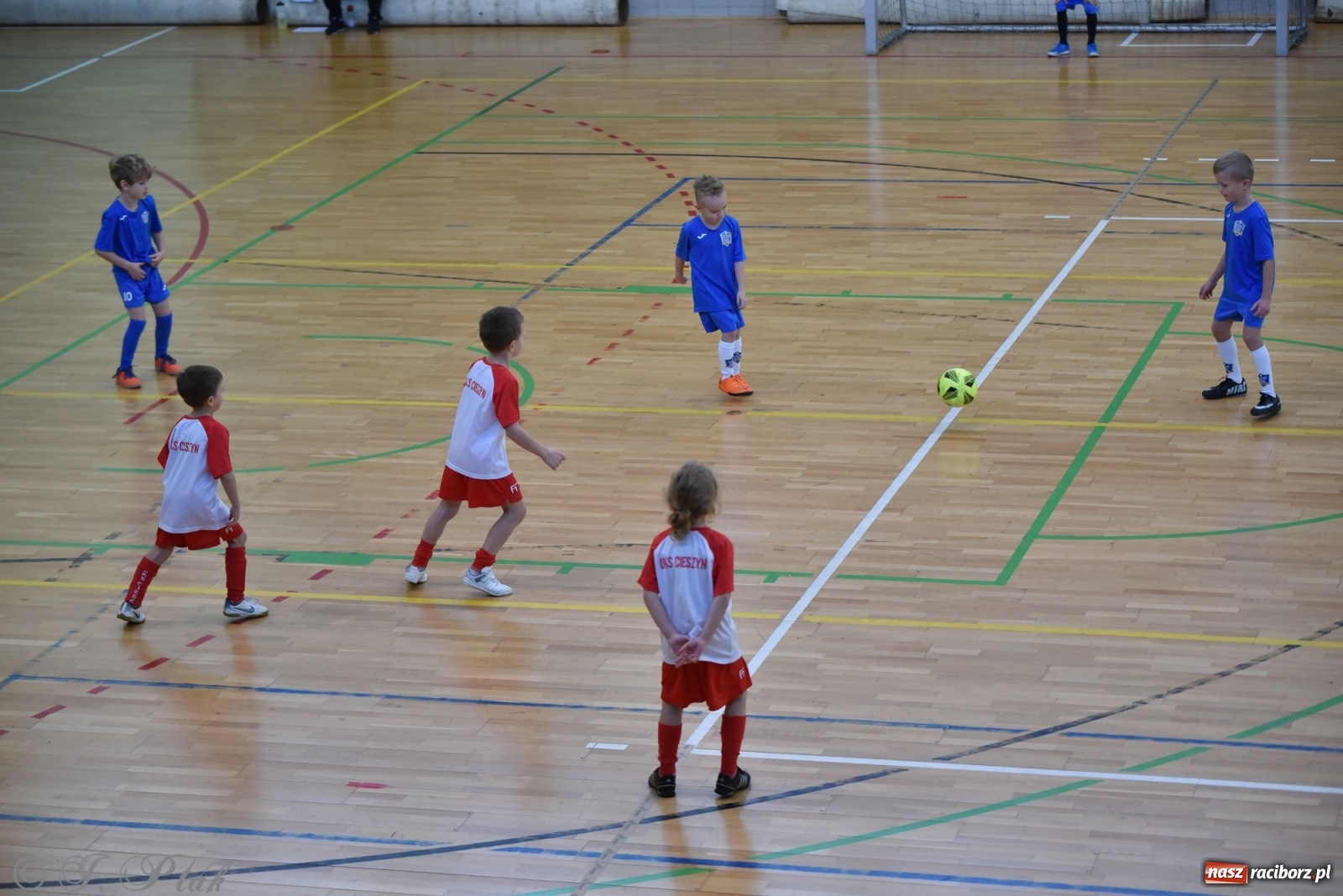 Zdjęcie w galerii na portalu naszraciborz.pl: Mikołajkowy turniej piłkarski w Arenie Rafako [FOTO i WIDEO] wiadomości z regionu