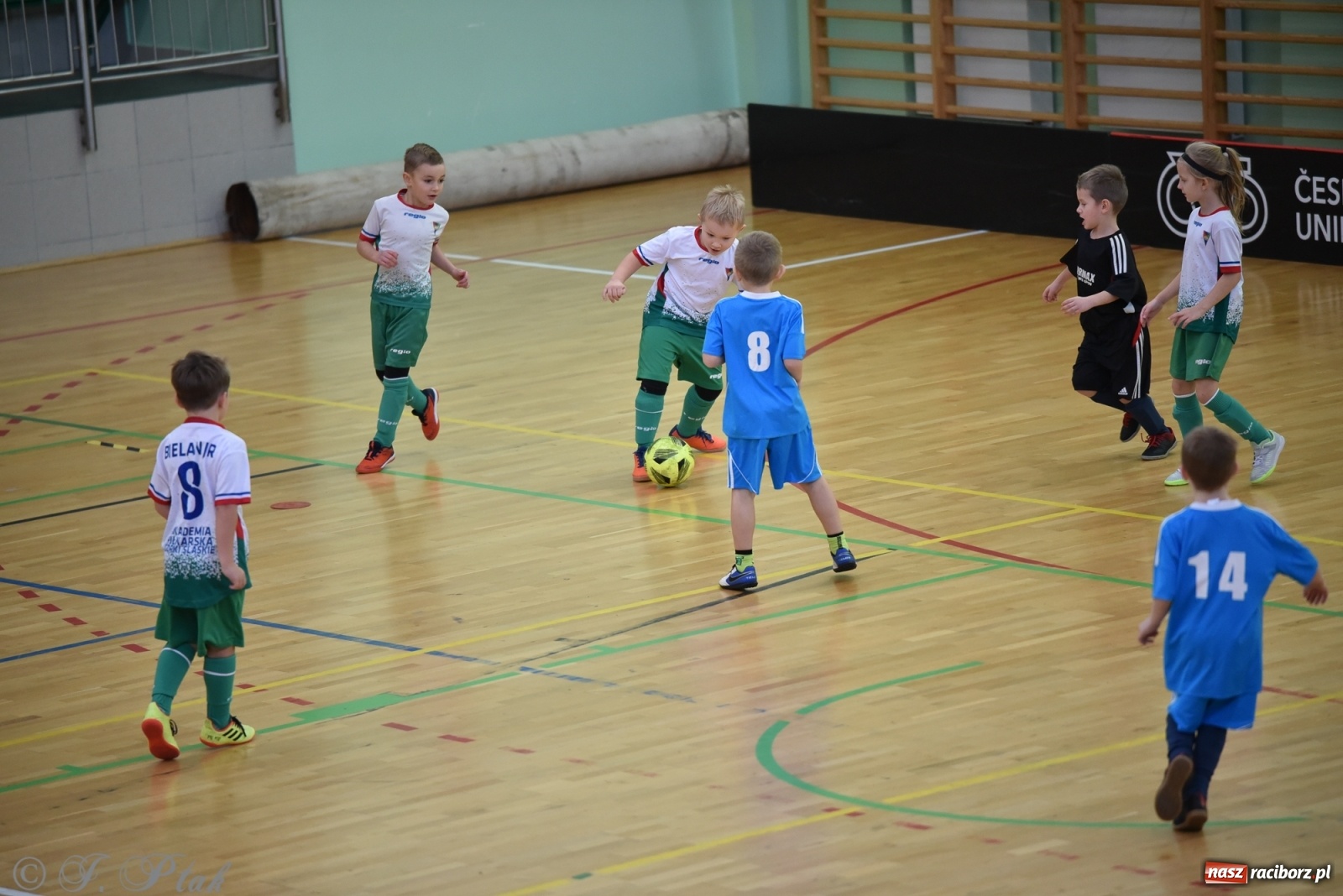 Zdjęcie w galerii na portalu naszraciborz.pl: Mikołajkowy turniej piłkarski w Arenie Rafako [FOTO i WIDEO] wiadomości z regionu