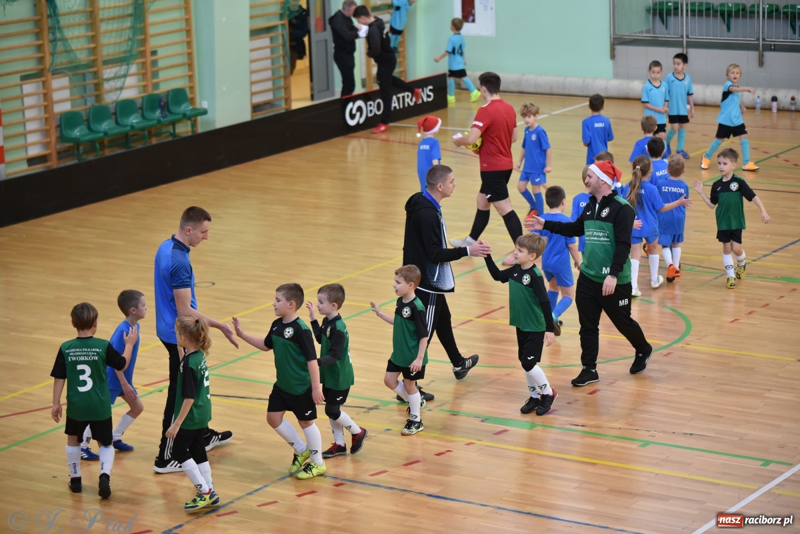 Zdjęcie w galerii na portalu naszraciborz.pl: Mikołajkowy turniej piłkarski w Arenie Rafako [FOTO i WIDEO] wiadomości z regionu