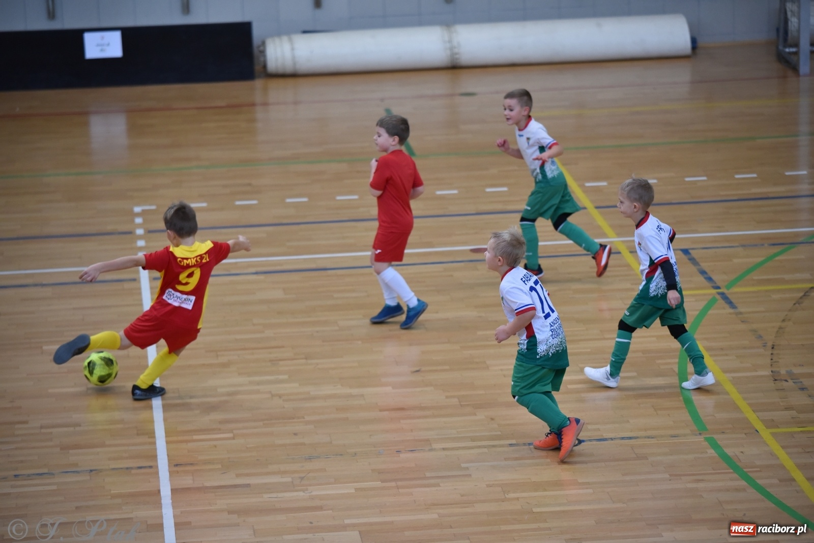 Zdjęcie w galerii na portalu naszraciborz.pl: Mikołajkowy turniej piłkarski w Arenie Rafako [FOTO i WIDEO] wiadomości z regionu