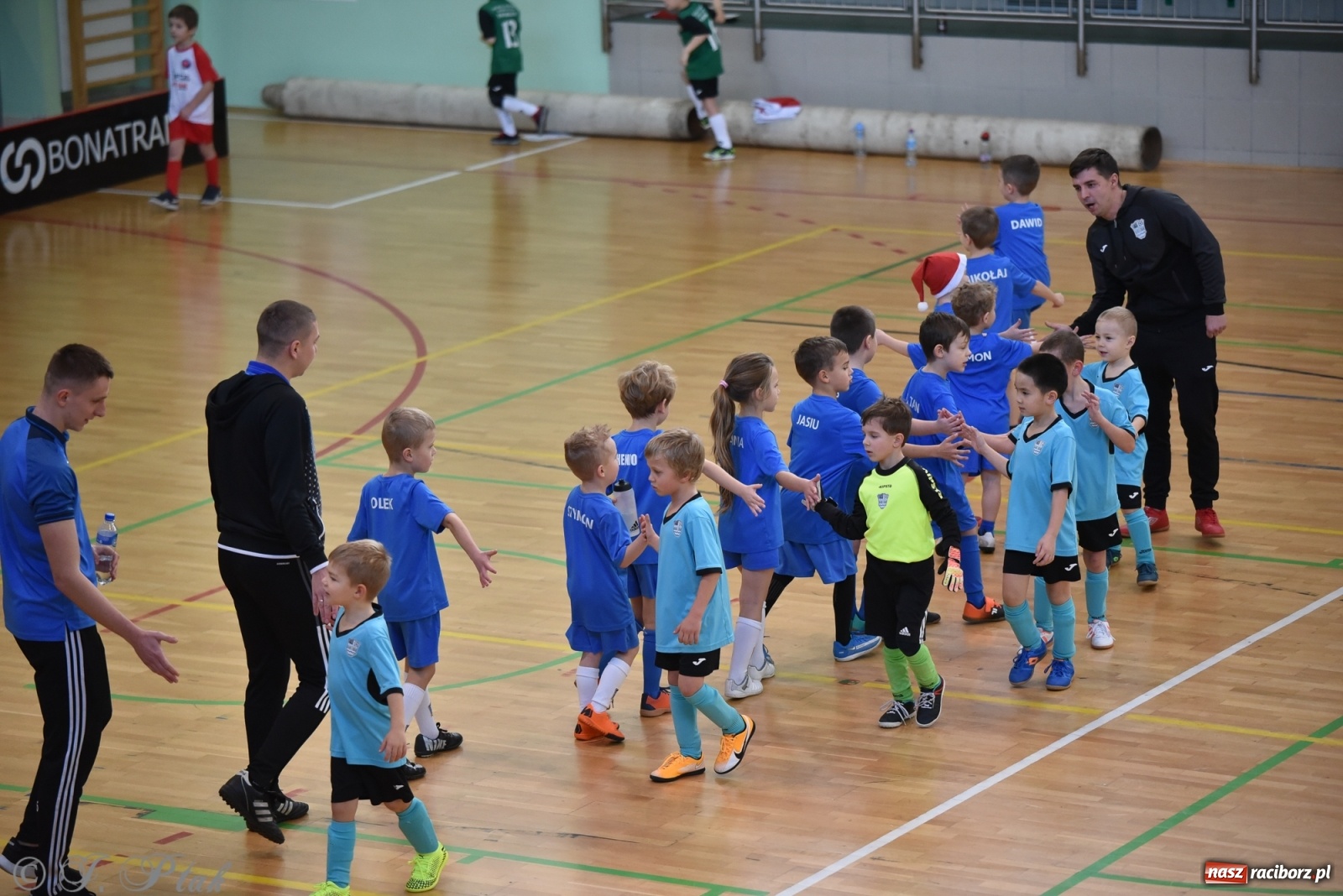 Zdjęcie w galerii na portalu naszraciborz.pl: Mikołajkowy turniej piłkarski w Arenie Rafako [FOTO i WIDEO] wiadomości z regionu