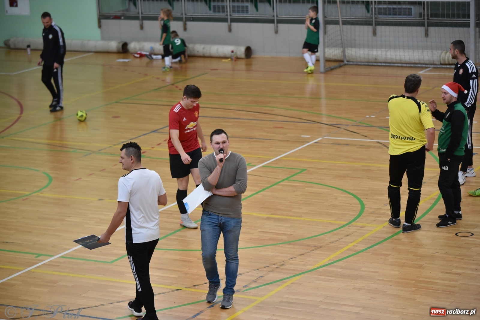 Zdjęcie w galerii na portalu naszraciborz.pl: Mikołajkowy turniej piłkarski w Arenie Rafako [FOTO i WIDEO] wiadomości z regionu