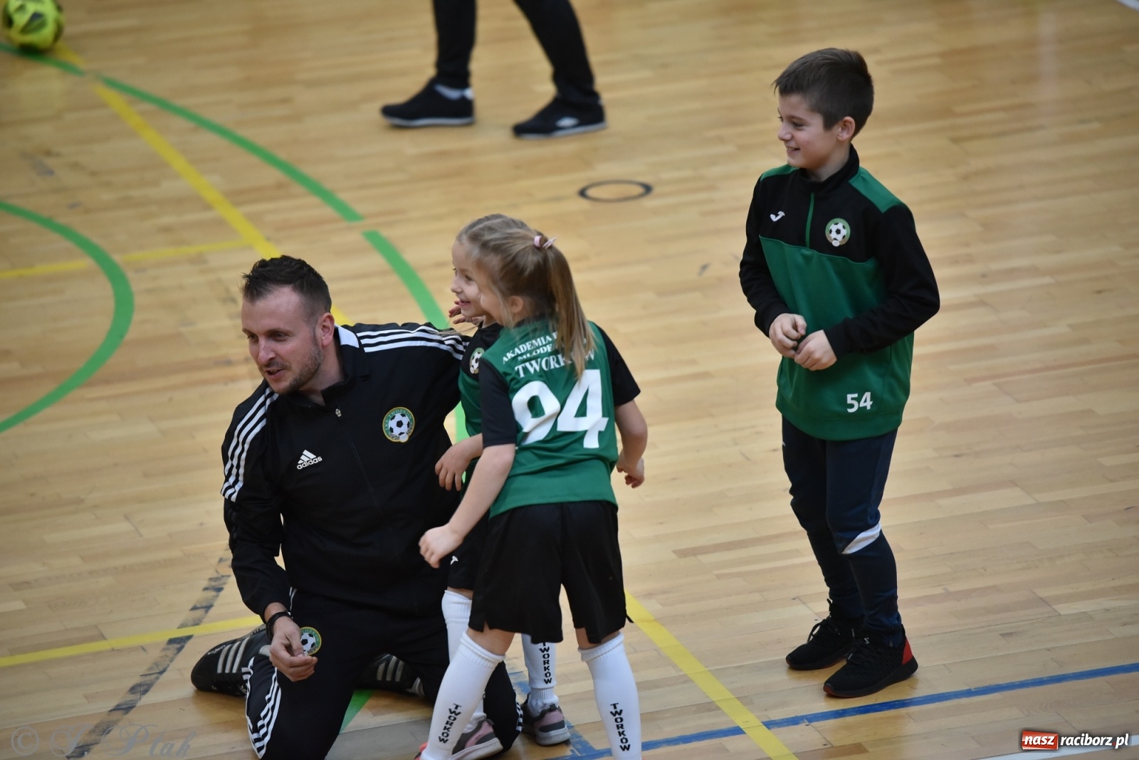 Zdjęcie w galerii na portalu naszraciborz.pl: Mikołajkowy turniej piłkarski w Arenie Rafako [FOTO i WIDEO] wiadomości z regionu
