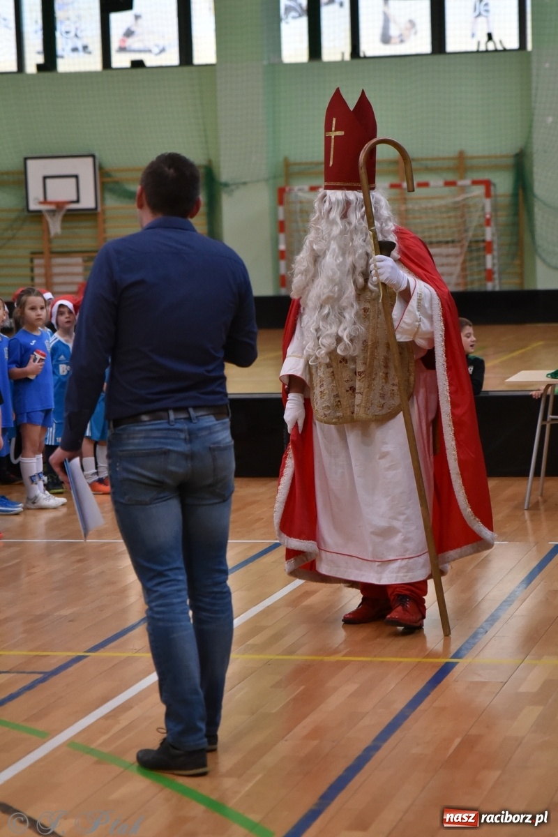 Zdjęcie w galerii na portalu naszraciborz.pl: Mikołajkowy turniej piłkarski w Arenie Rafako [FOTO i WIDEO] wiadomości z regionu