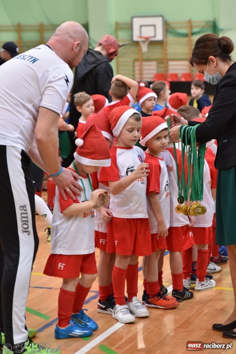 Zdjęcie w galerii na portalu naszraciborz.pl: Mikołajkowy turniej piłkarski w Arenie Rafako [FOTO i WIDEO] wiadomości z regionu