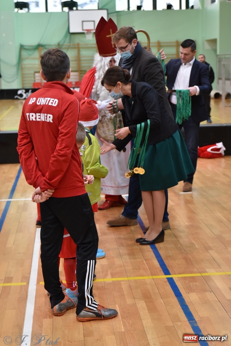 Zdjęcie w galerii na portalu naszraciborz.pl: Mikołajkowy turniej piłkarski w Arenie Rafako [FOTO i WIDEO] wiadomości z regionu