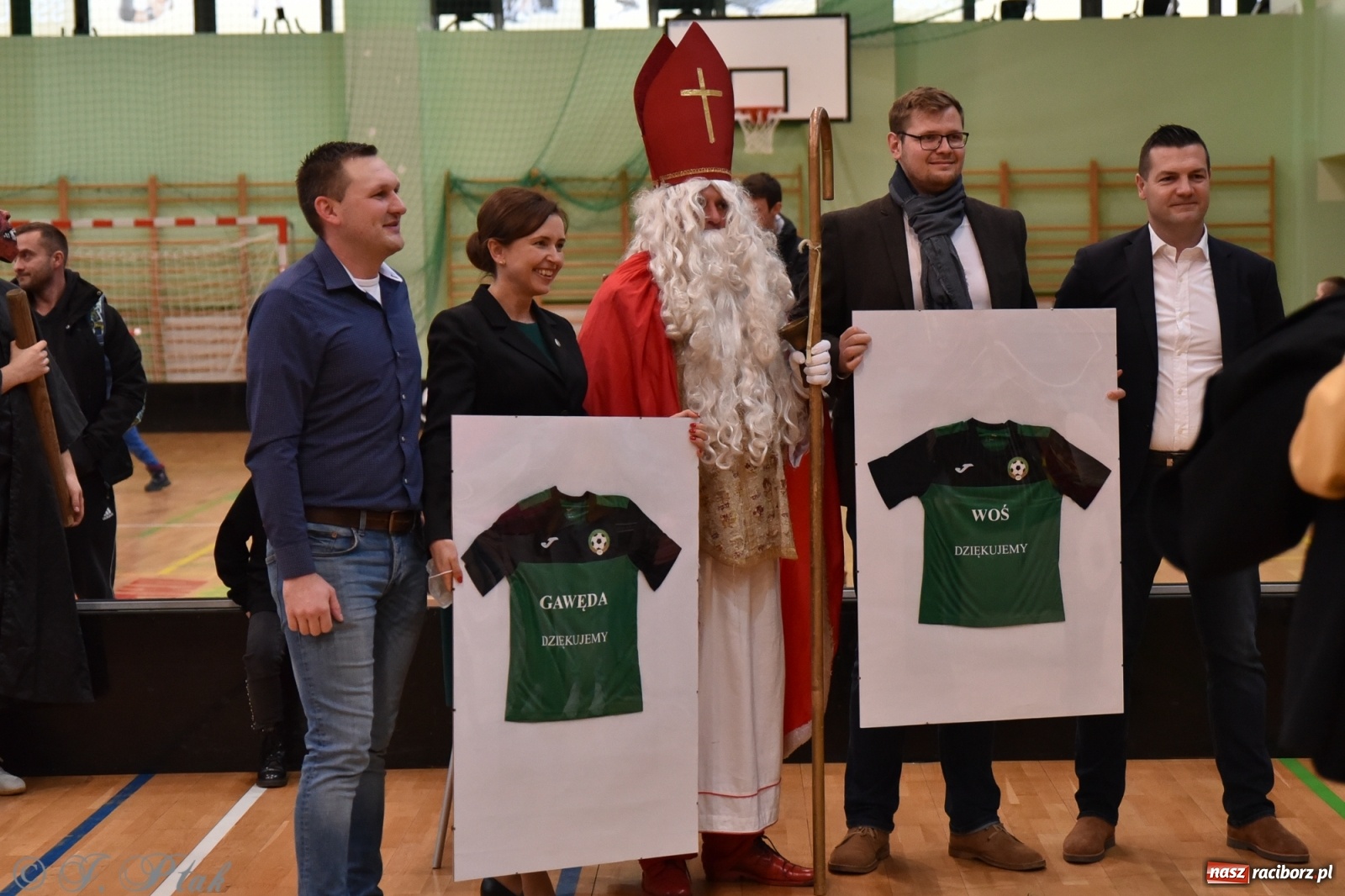 Zdjęcie w galerii na portalu naszraciborz.pl: Mikołajkowy turniej piłkarski w Arenie Rafako [FOTO i WIDEO] wiadomości z regionu