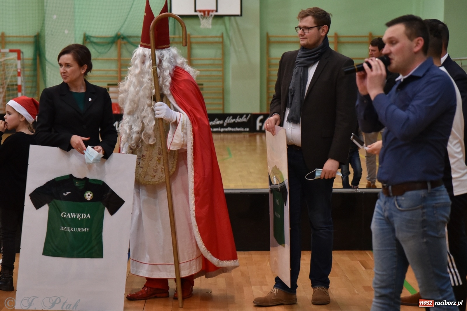 Zdjęcie w galerii na portalu naszraciborz.pl: Mikołajkowy turniej piłkarski w Arenie Rafako [FOTO i WIDEO] wiadomości z regionu