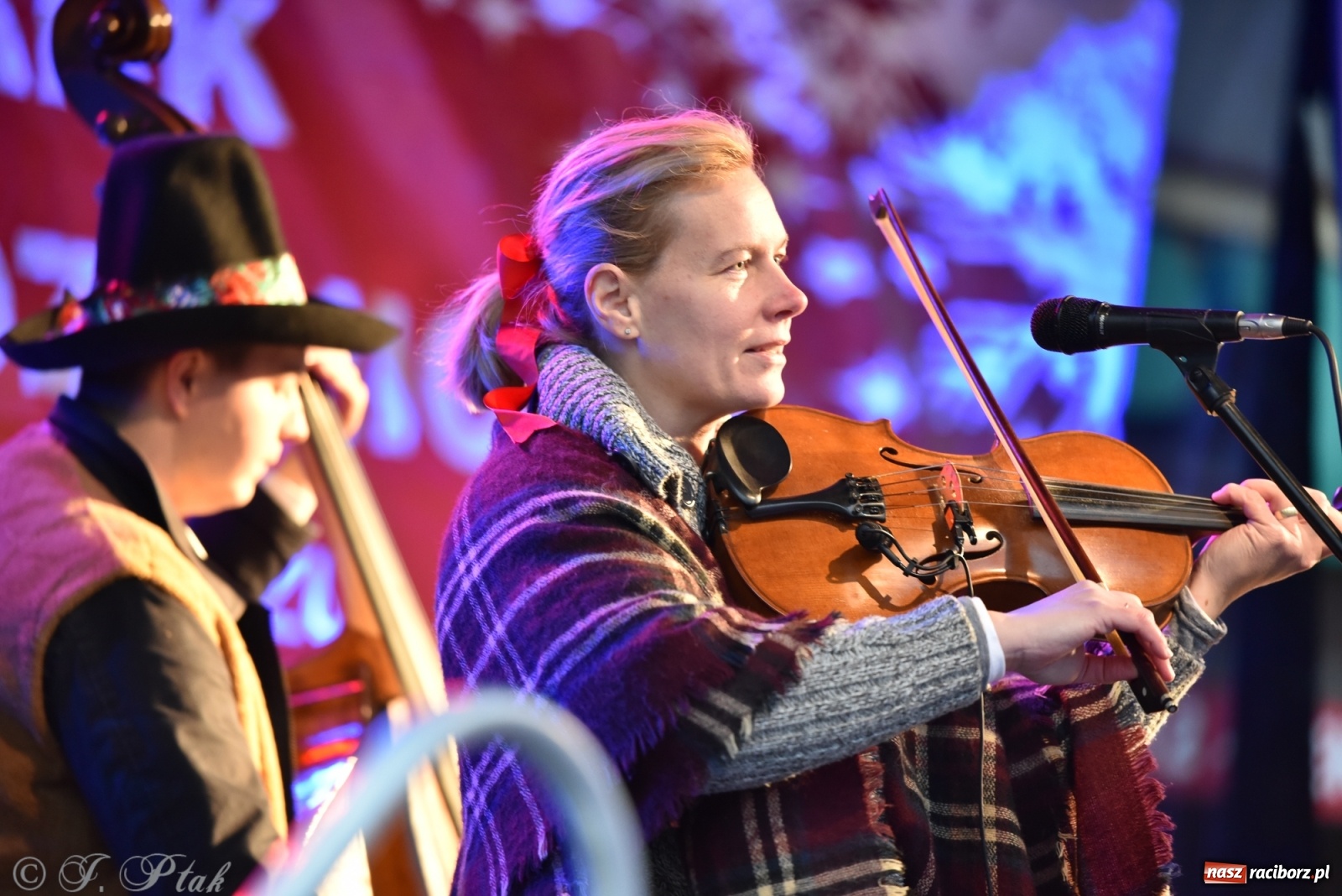 Zdjęcie w galerii na portalu naszraciborz.pl: Sobota na jarmarku w Raciborzu wiadomości z regionu