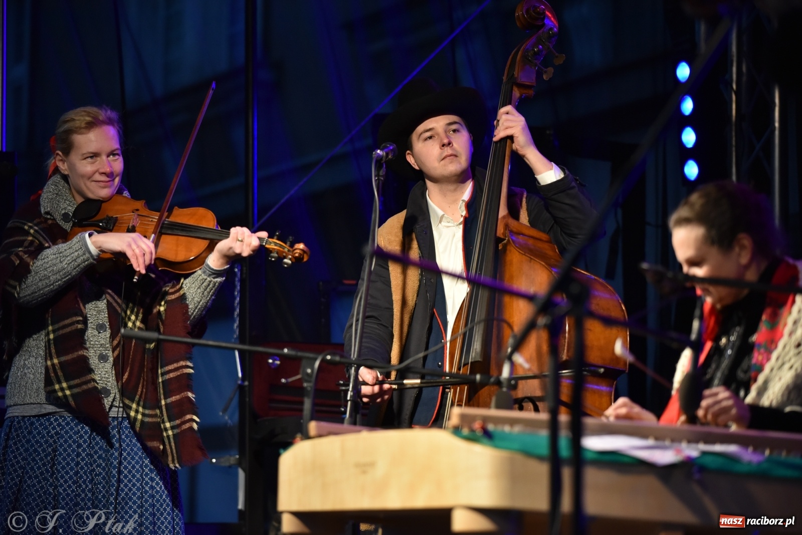 Zdjęcie w galerii na portalu naszraciborz.pl: Sobota na jarmarku w Raciborzu wiadomości z regionu