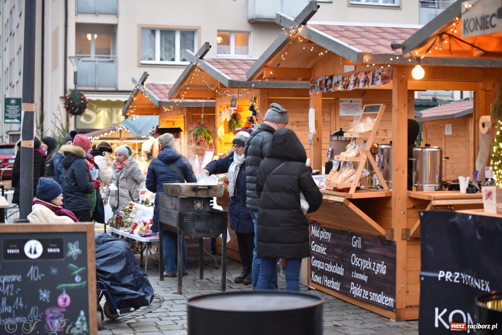 Zdjęcie w galerii na portalu naszraciborz.pl: Sobota na jarmarku w Raciborzu wiadomości z regionu