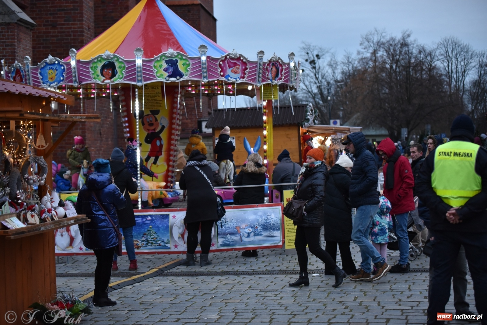 Zdjęcie w galerii na portalu naszraciborz.pl: Sobota na jarmarku w Raciborzu wiadomości z regionu