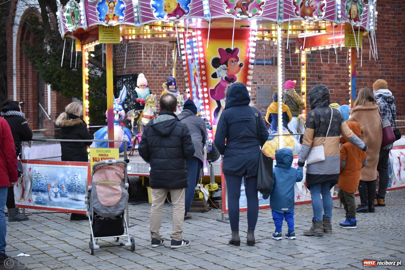 Zdjęcie w galerii na portalu naszraciborz.pl: Sobota na jarmarku w Raciborzu wiadomości z regionu