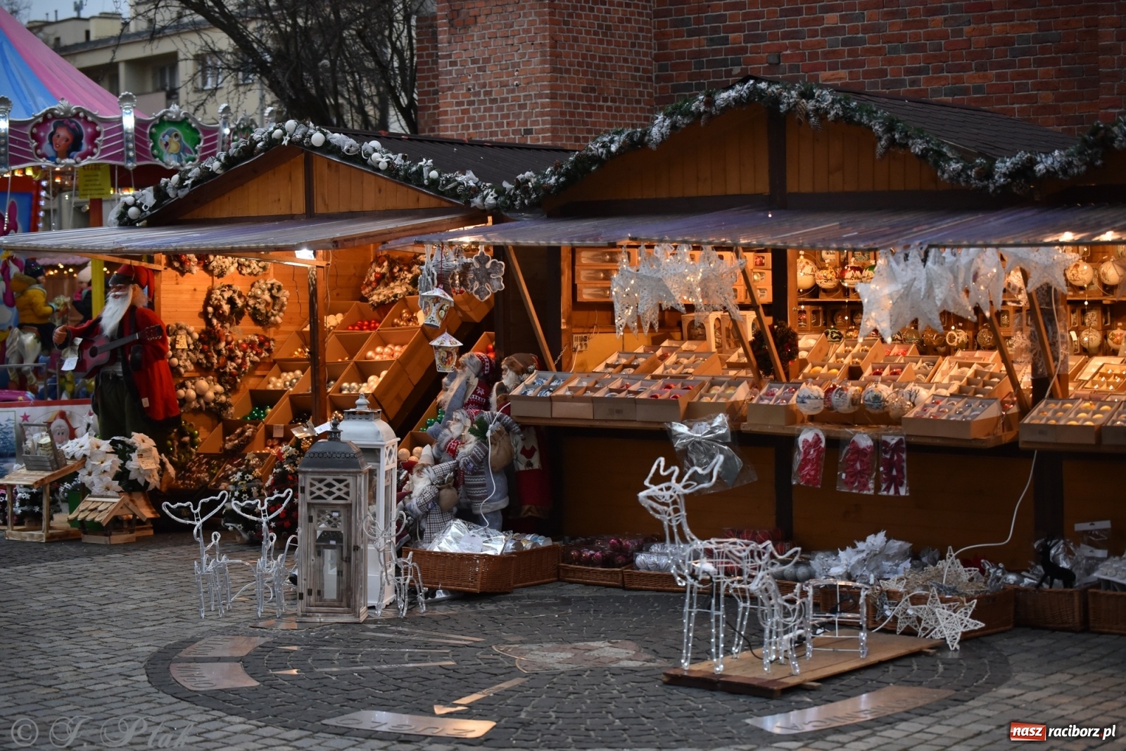 Zdjęcie w galerii na portalu naszraciborz.pl: Sobota na jarmarku w Raciborzu wiadomości z regionu