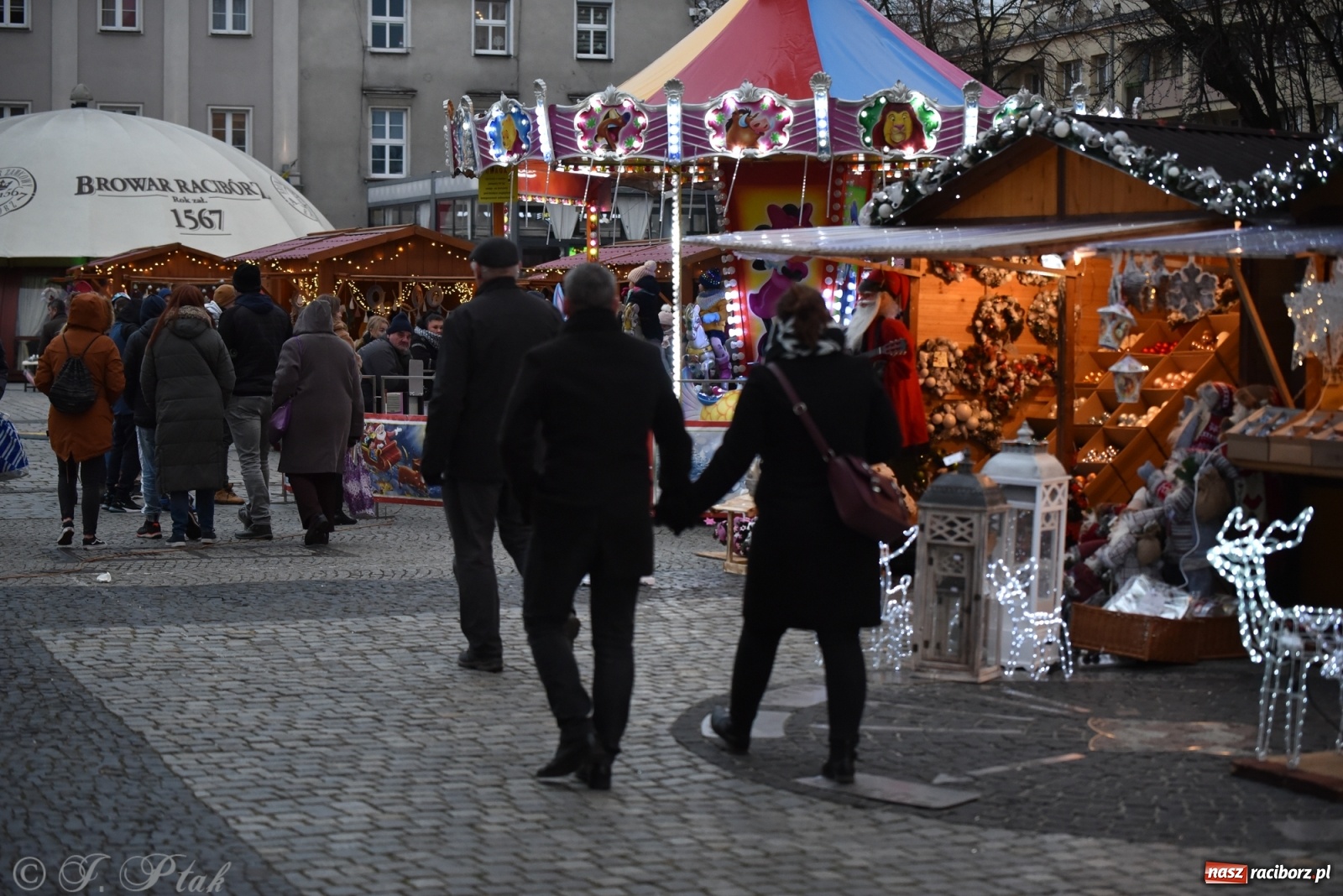 Zdjęcie w galerii na portalu naszraciborz.pl: Sobota na jarmarku w Raciborzu wiadomości z regionu