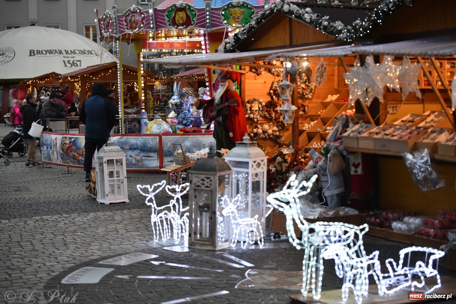 Zdjęcie w galerii na portalu naszraciborz.pl: Sobota na jarmarku w Raciborzu wiadomości z regionu