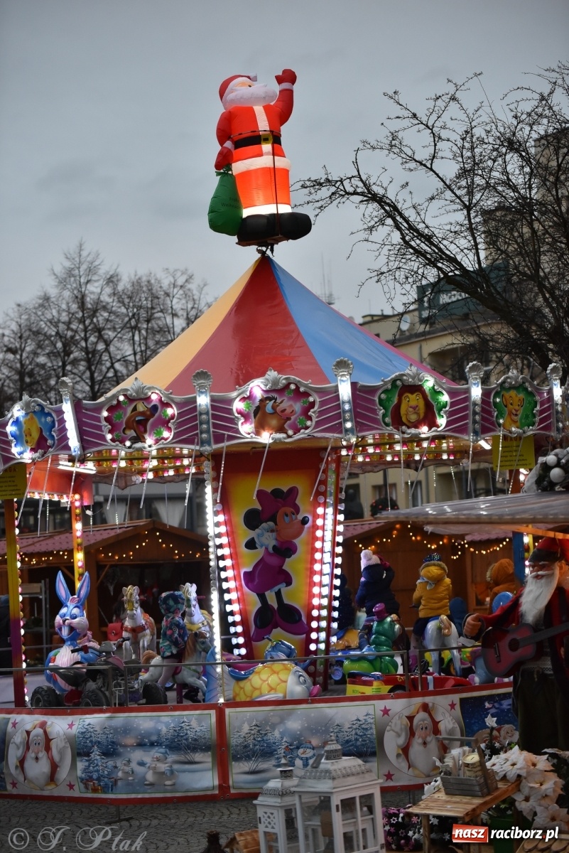 Zdjęcie w galerii na portalu naszraciborz.pl: Sobota na jarmarku w Raciborzu wiadomości z regionu