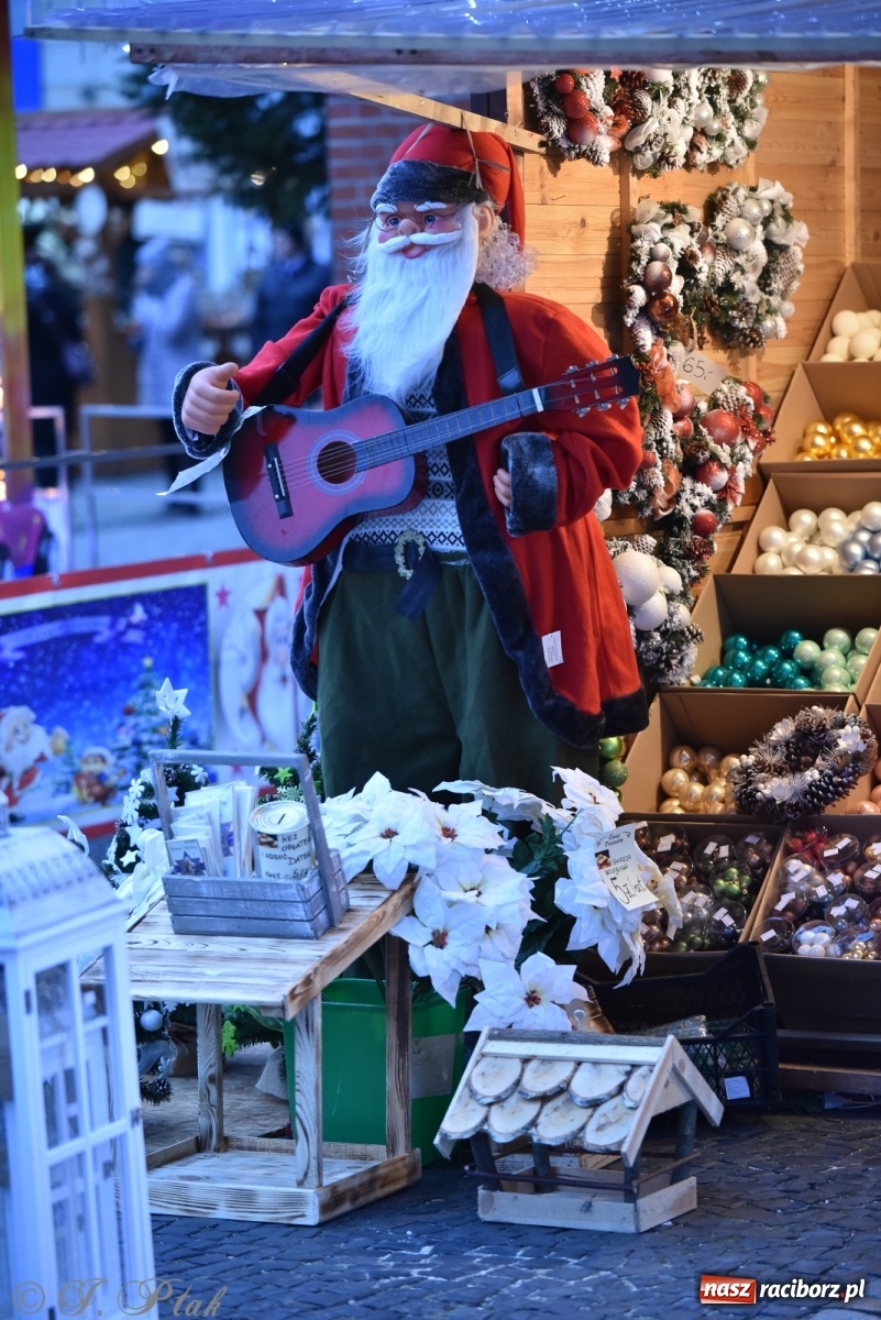 Zdjęcie w galerii na portalu naszraciborz.pl: Sobota na jarmarku w Raciborzu wiadomości z regionu
