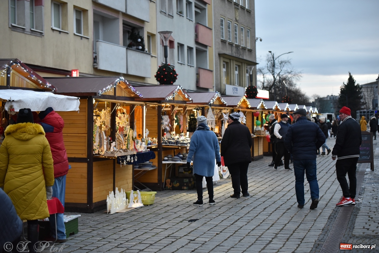 Zdjęcie w galerii na portalu naszraciborz.pl: Sobota na jarmarku w Raciborzu wiadomości z regionu