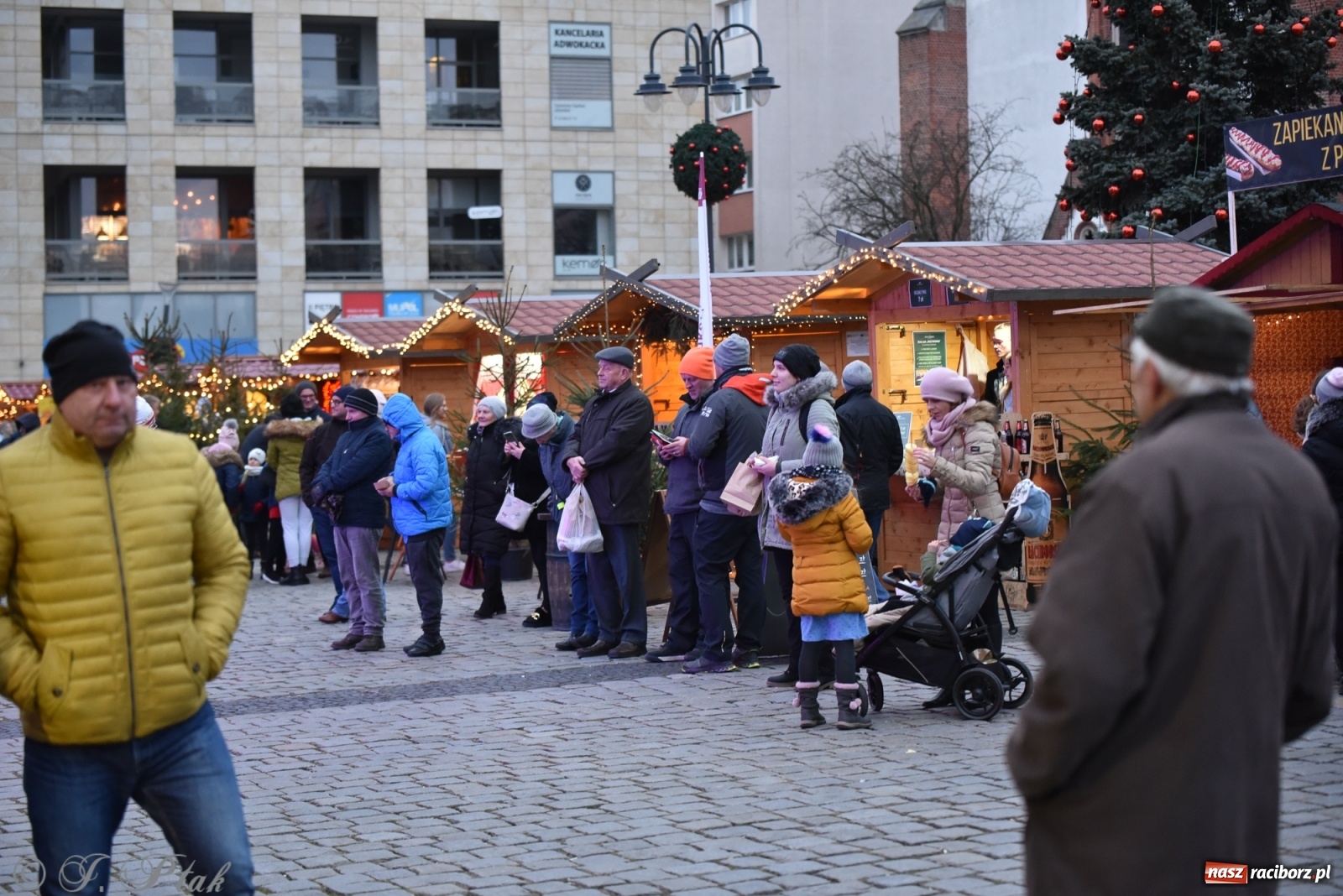 Zdjęcie w galerii na portalu naszraciborz.pl: Sobota na jarmarku w Raciborzu wiadomości z regionu